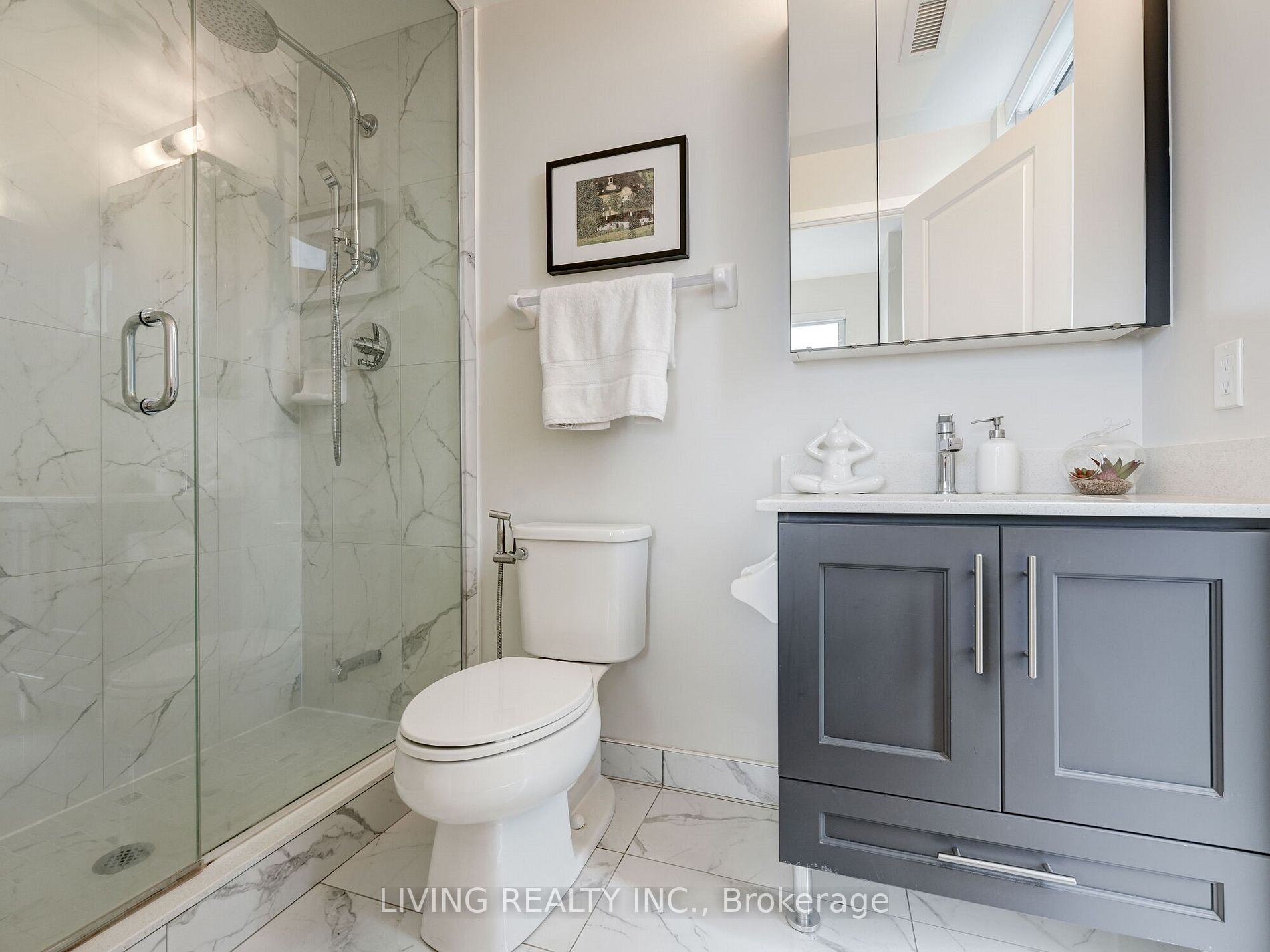 75 Oneida Cres, #804