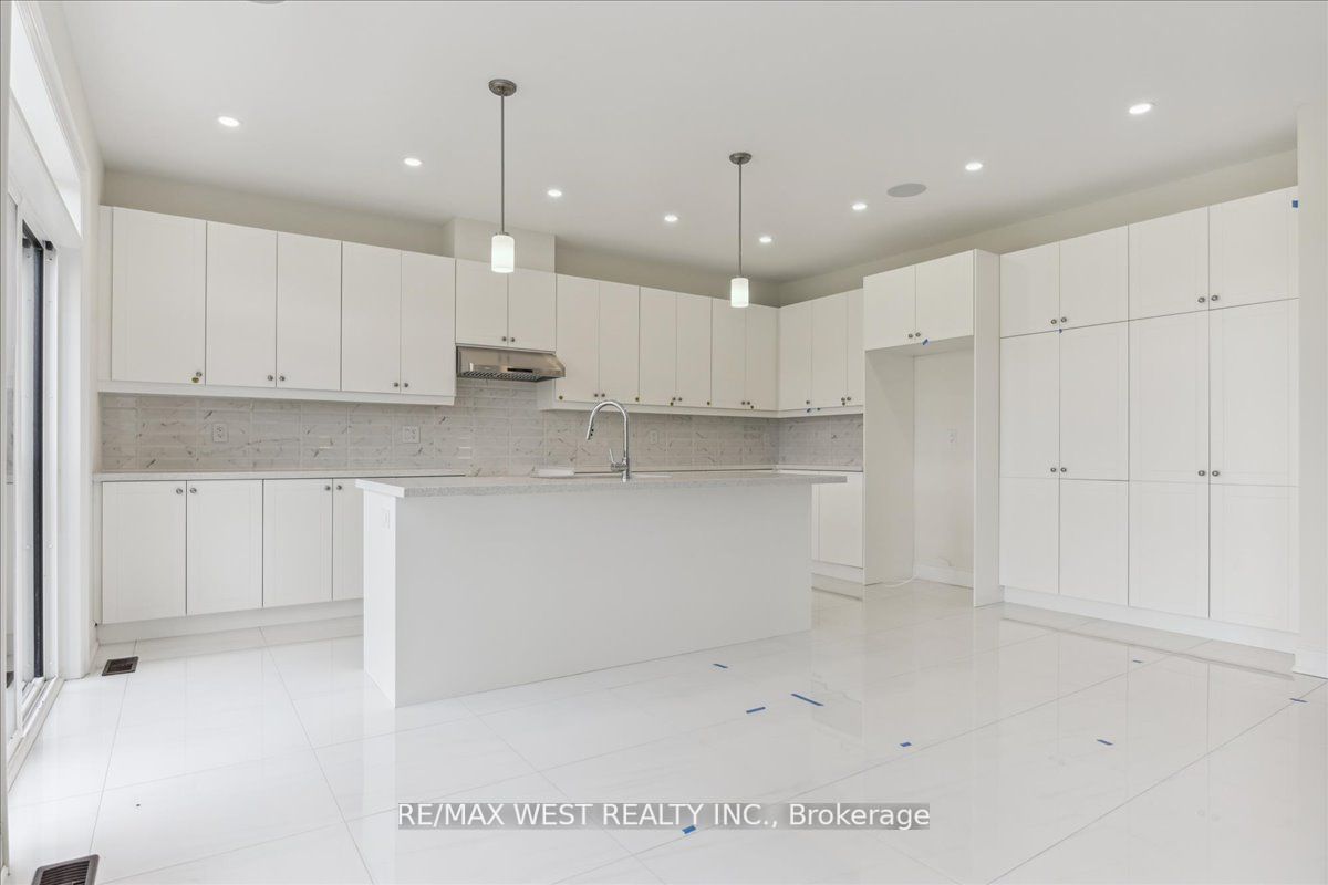 32 Plank Rd