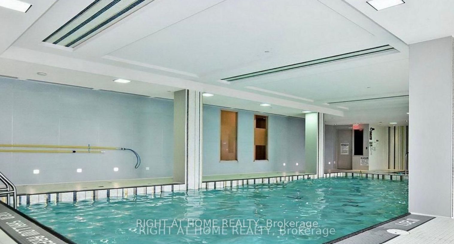 7167 Yonge St, #821