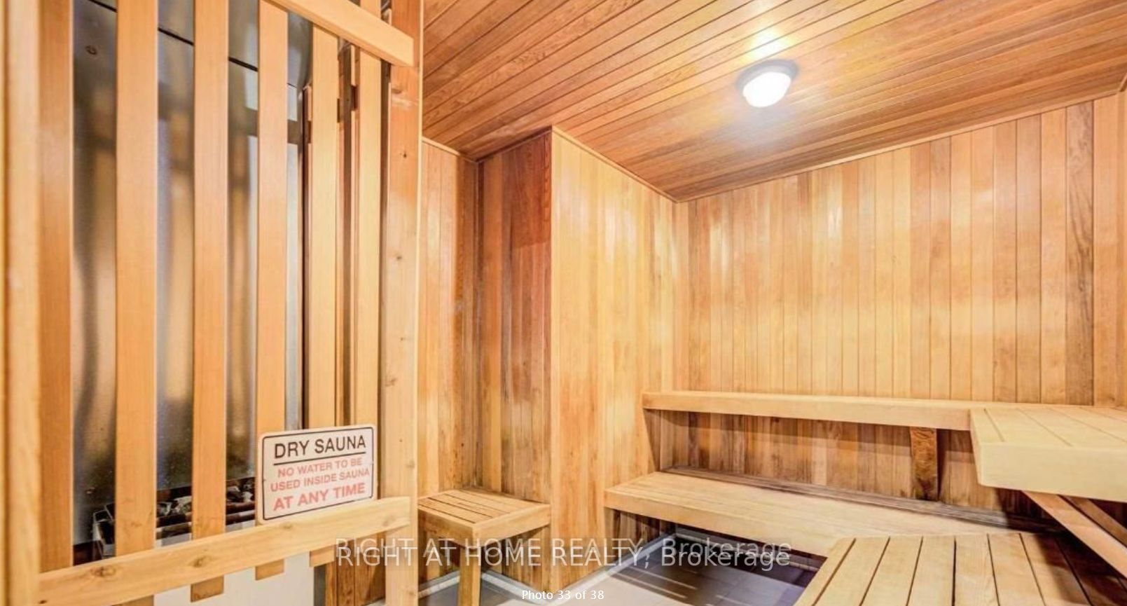 7167 Yonge St, #821