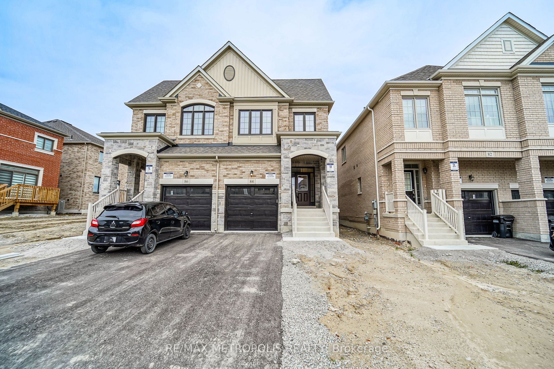 84 Montrose Blvd