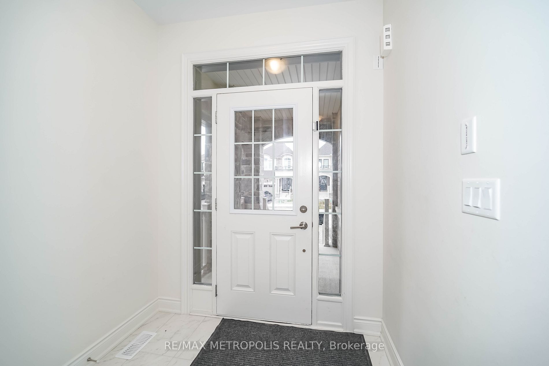 84 Montrose Blvd
