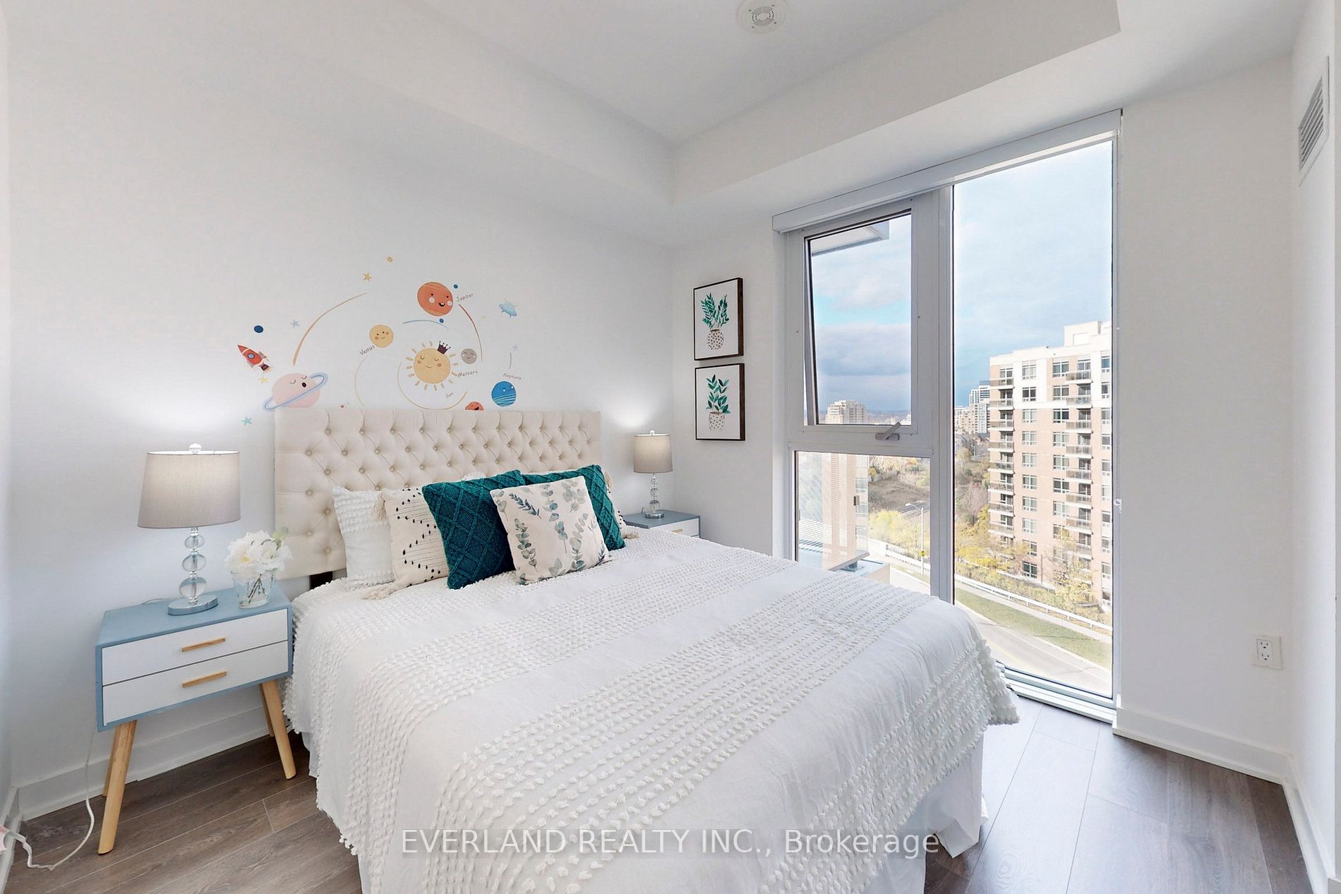 85 Oneida Crescent, #1005