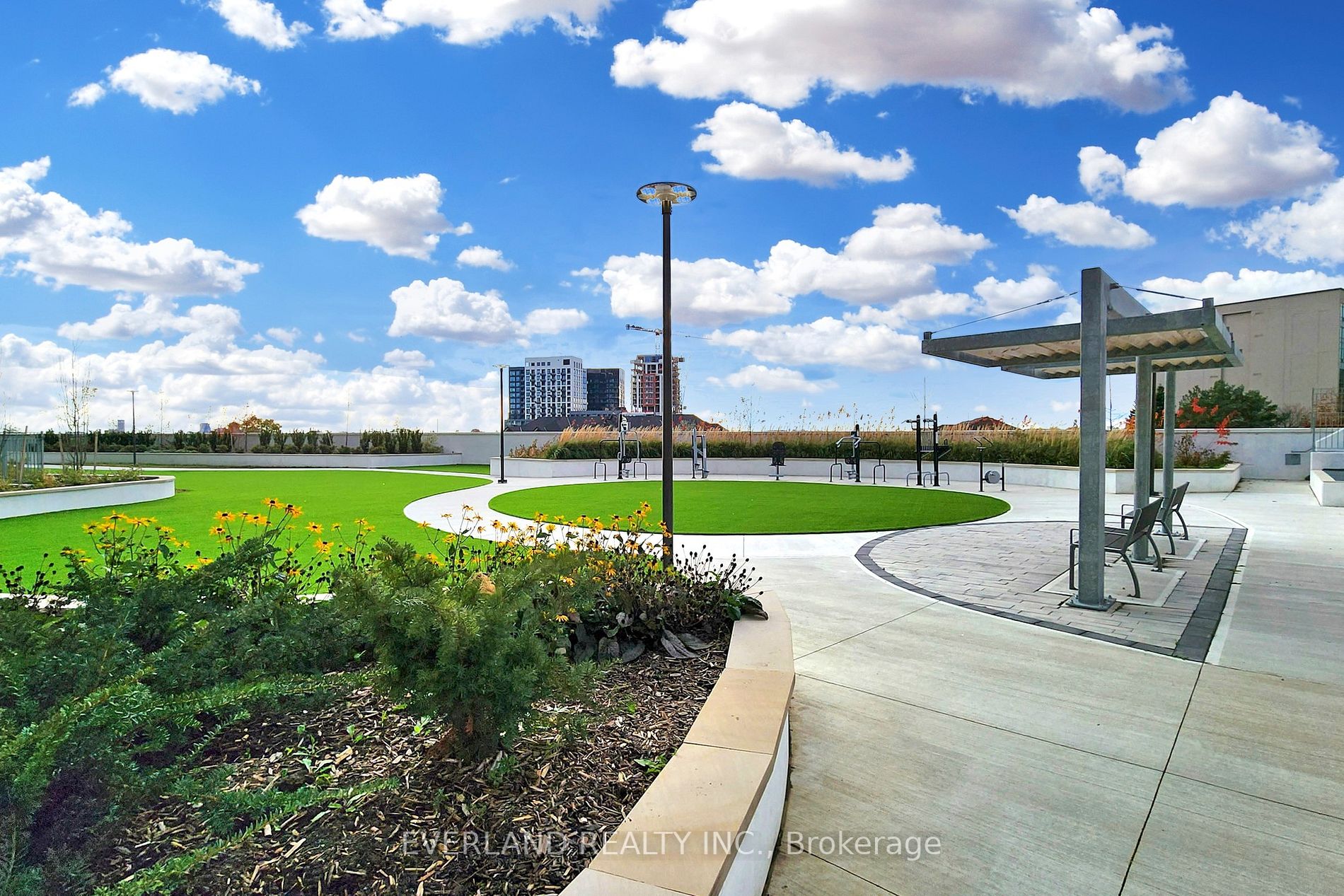 85 Oneida Crescent, #1005
