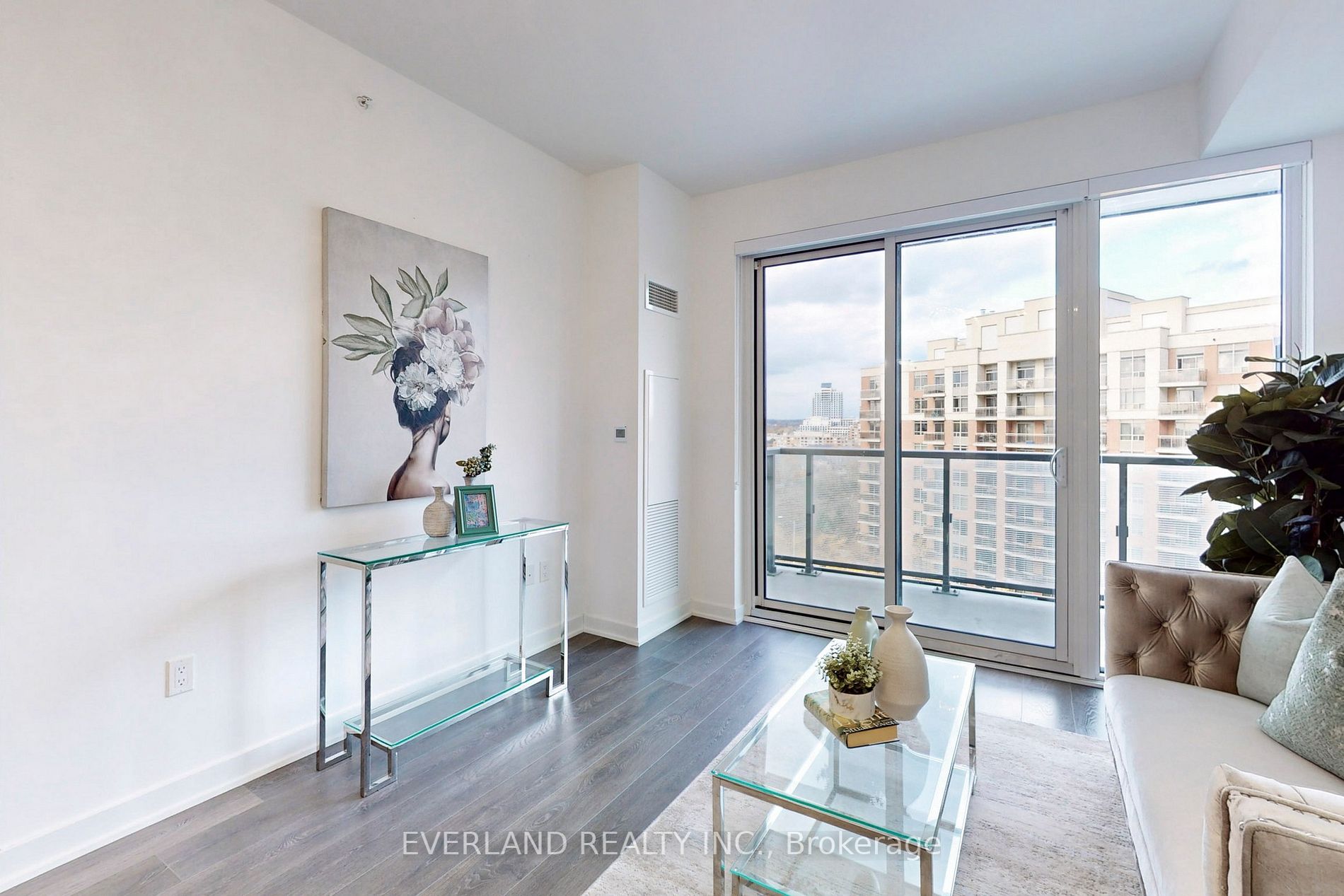 85 Oneida Crescent, #1005