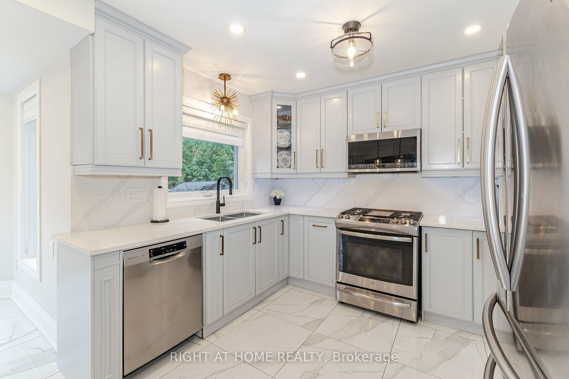 789 College Manor Dr