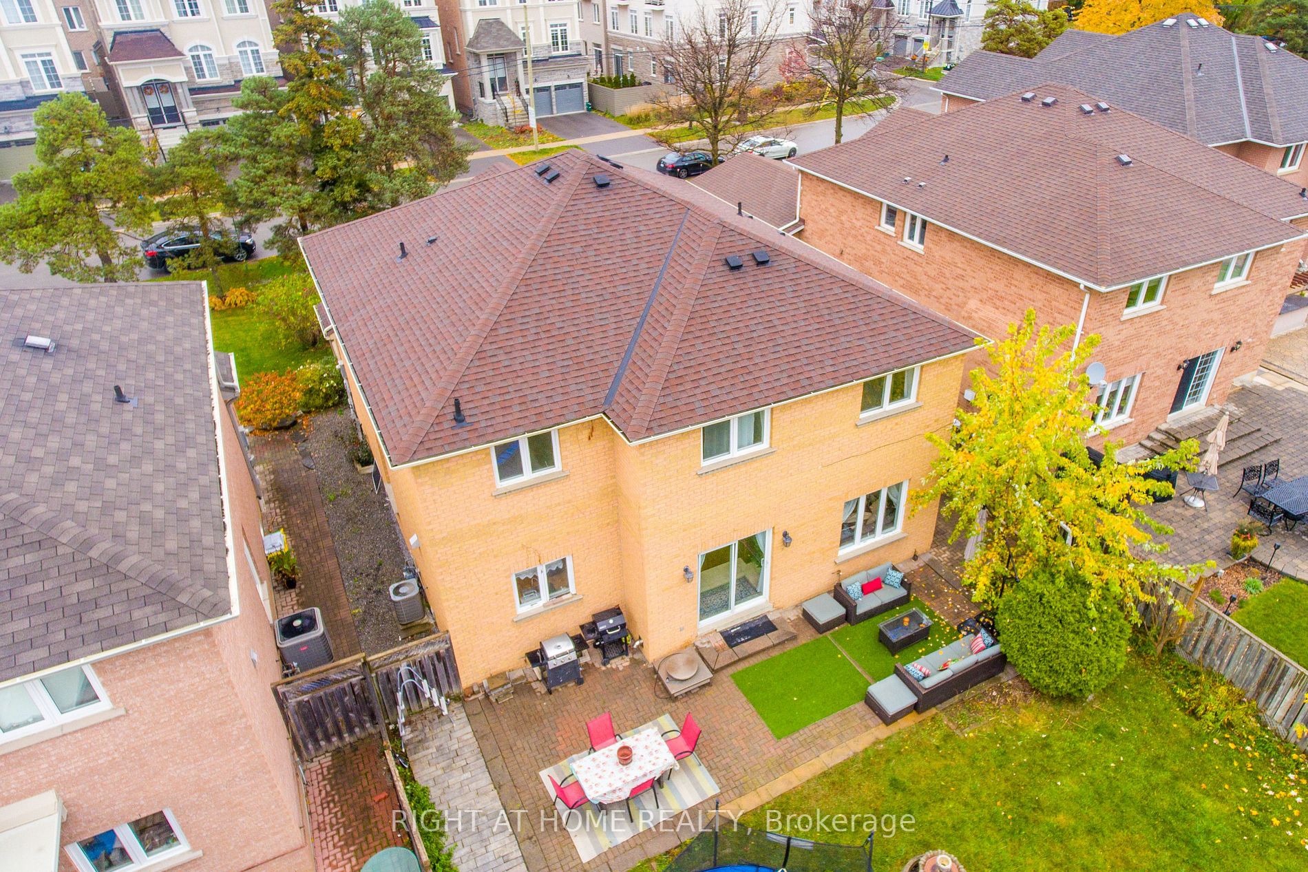 277 Oxford St