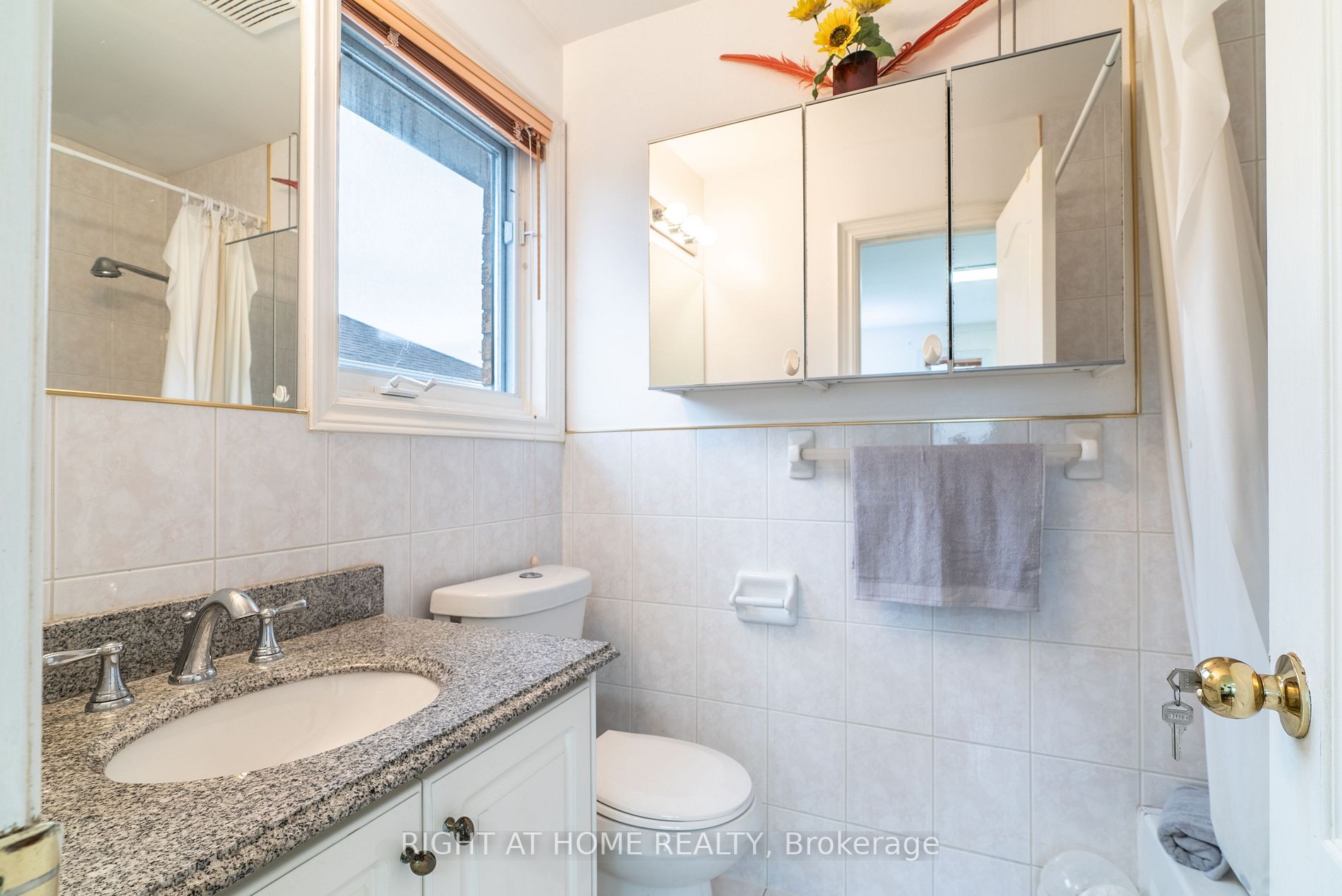 277 Oxford St