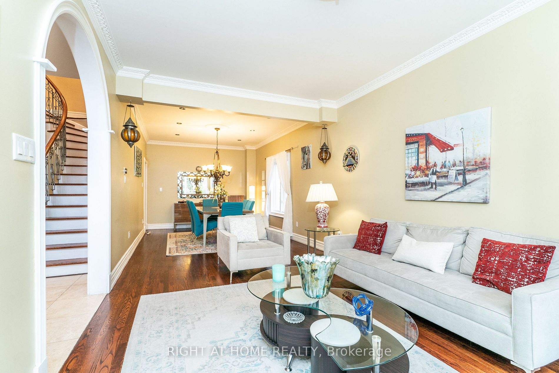 277 Oxford St