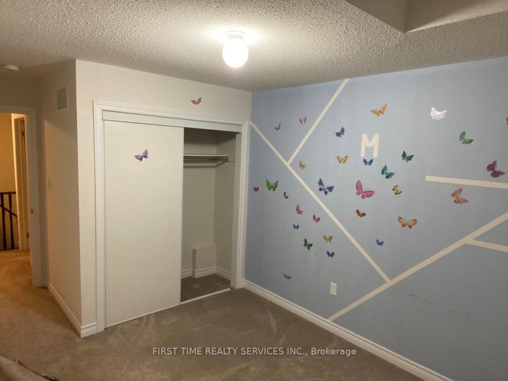28 Hoard Ave N