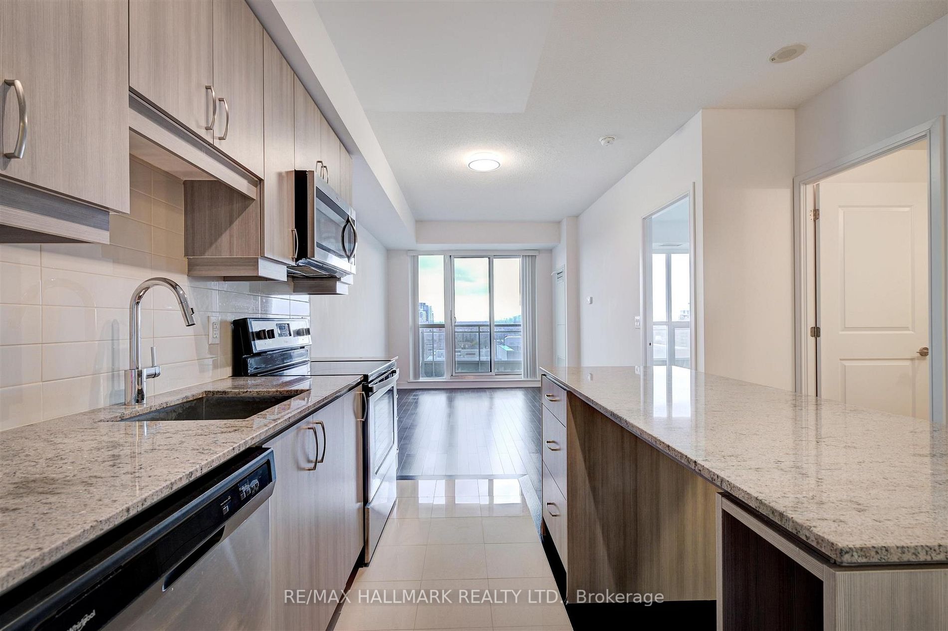 9205 Yonge St, #1406