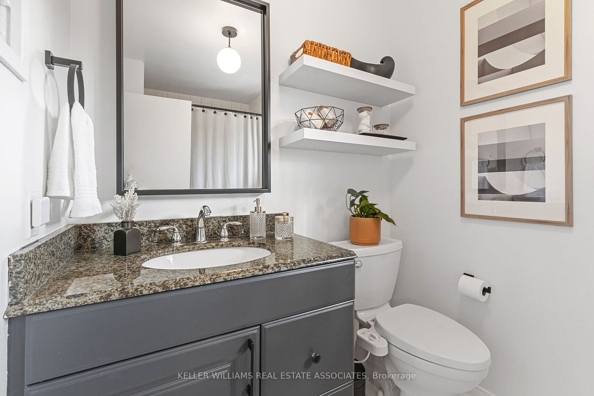 1017 Vance Cres