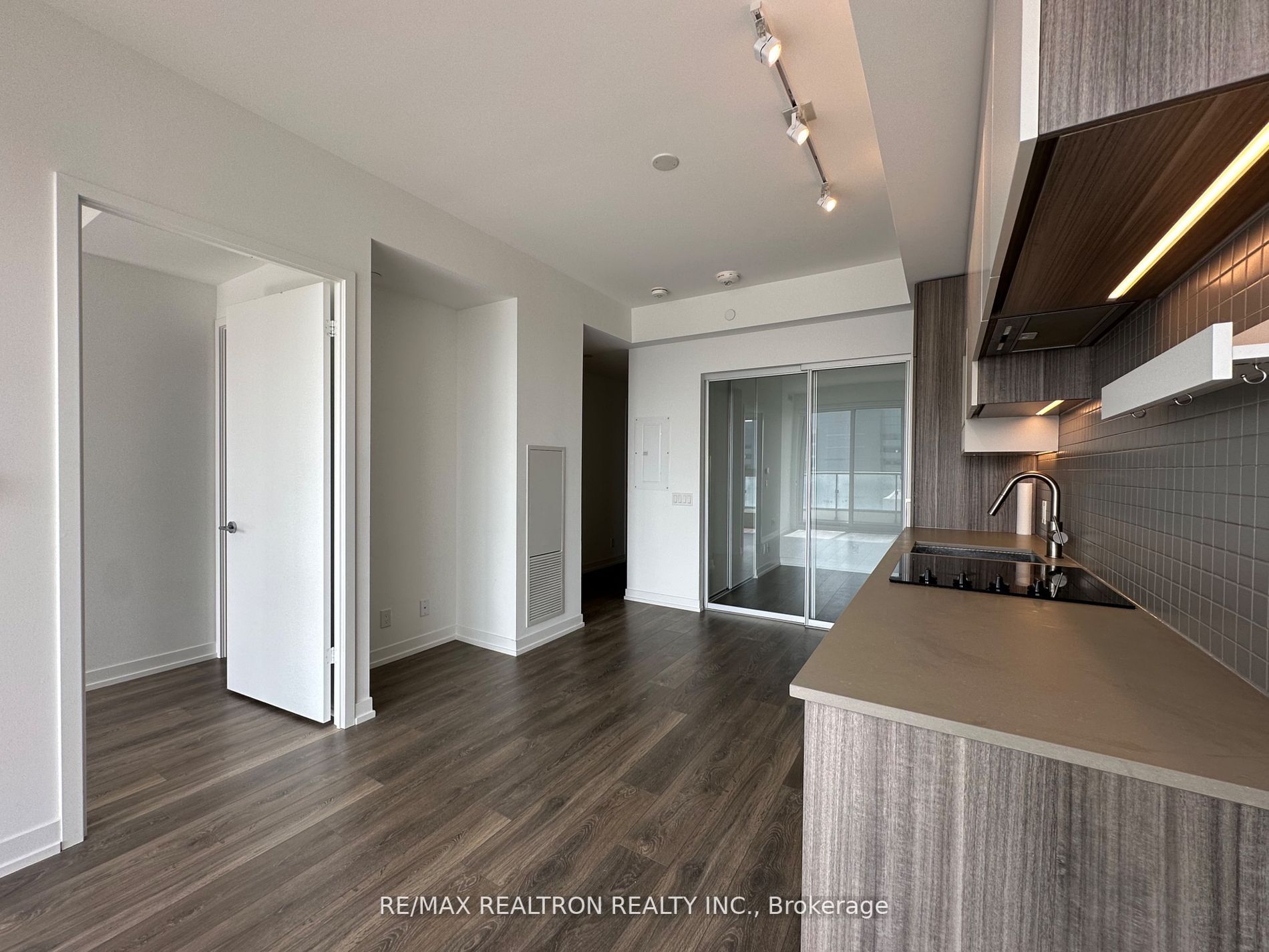 5 Buttermill Ave, #1907