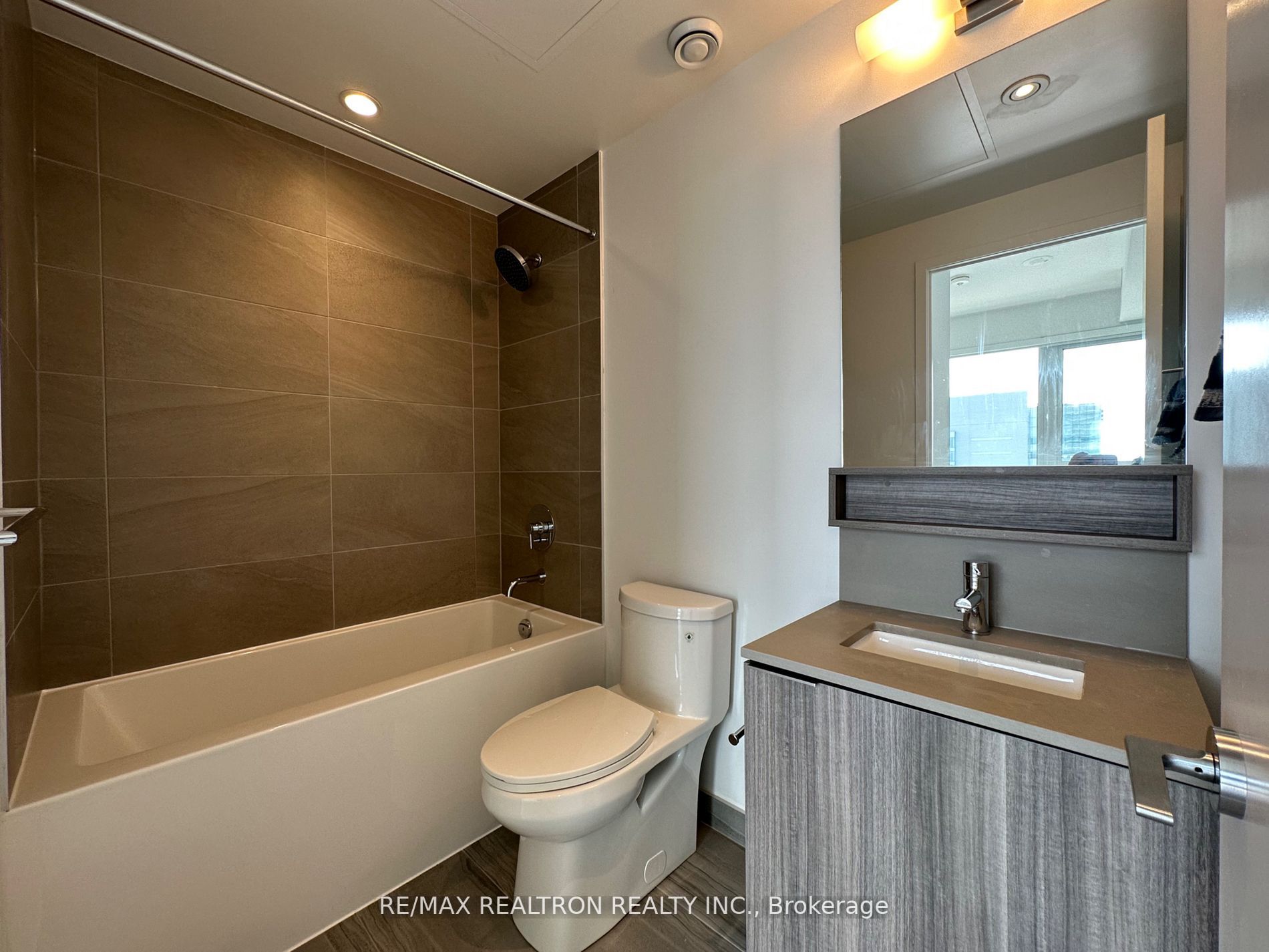 5 Buttermill Ave, #1907