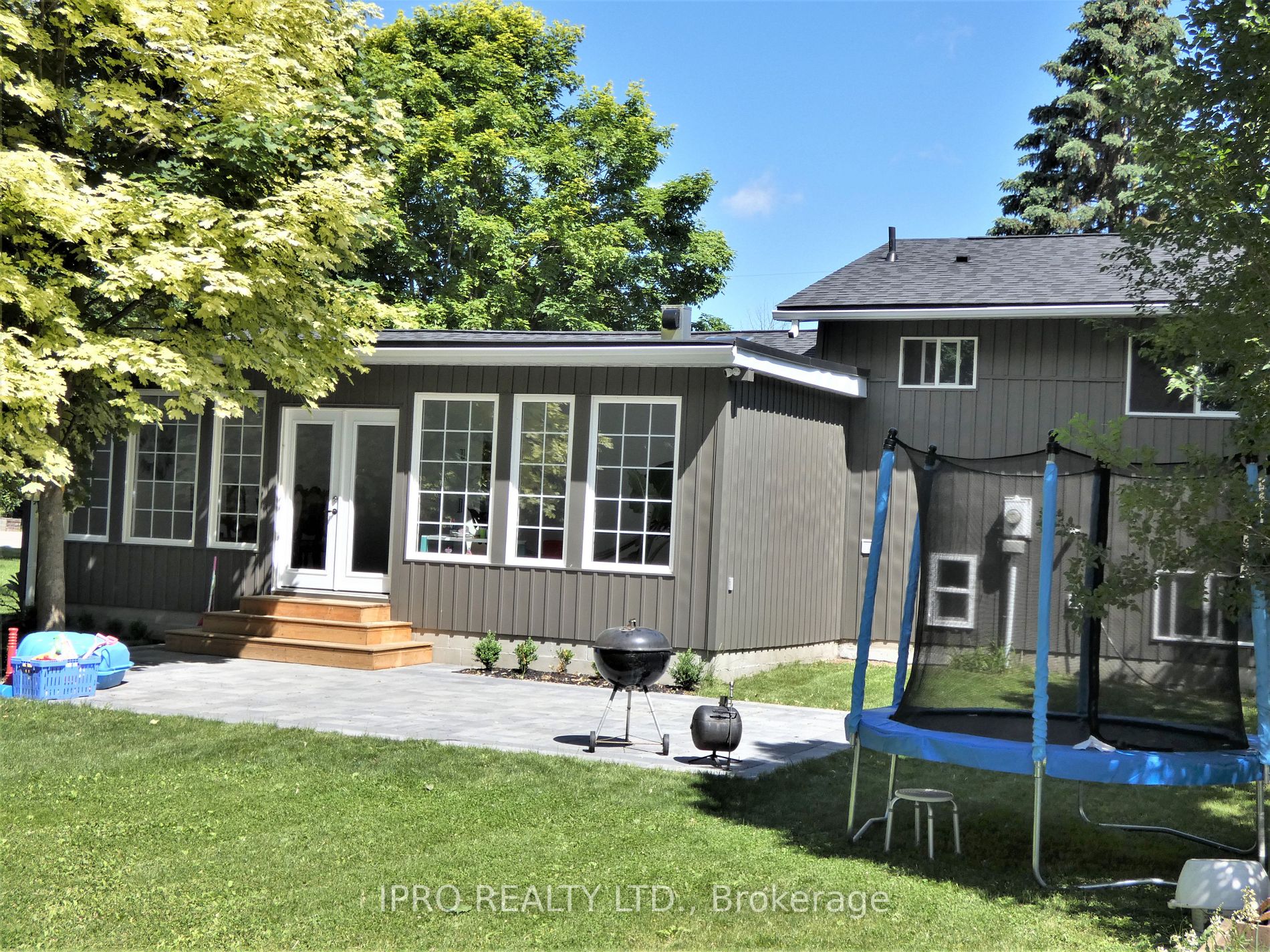1011 Westminister St