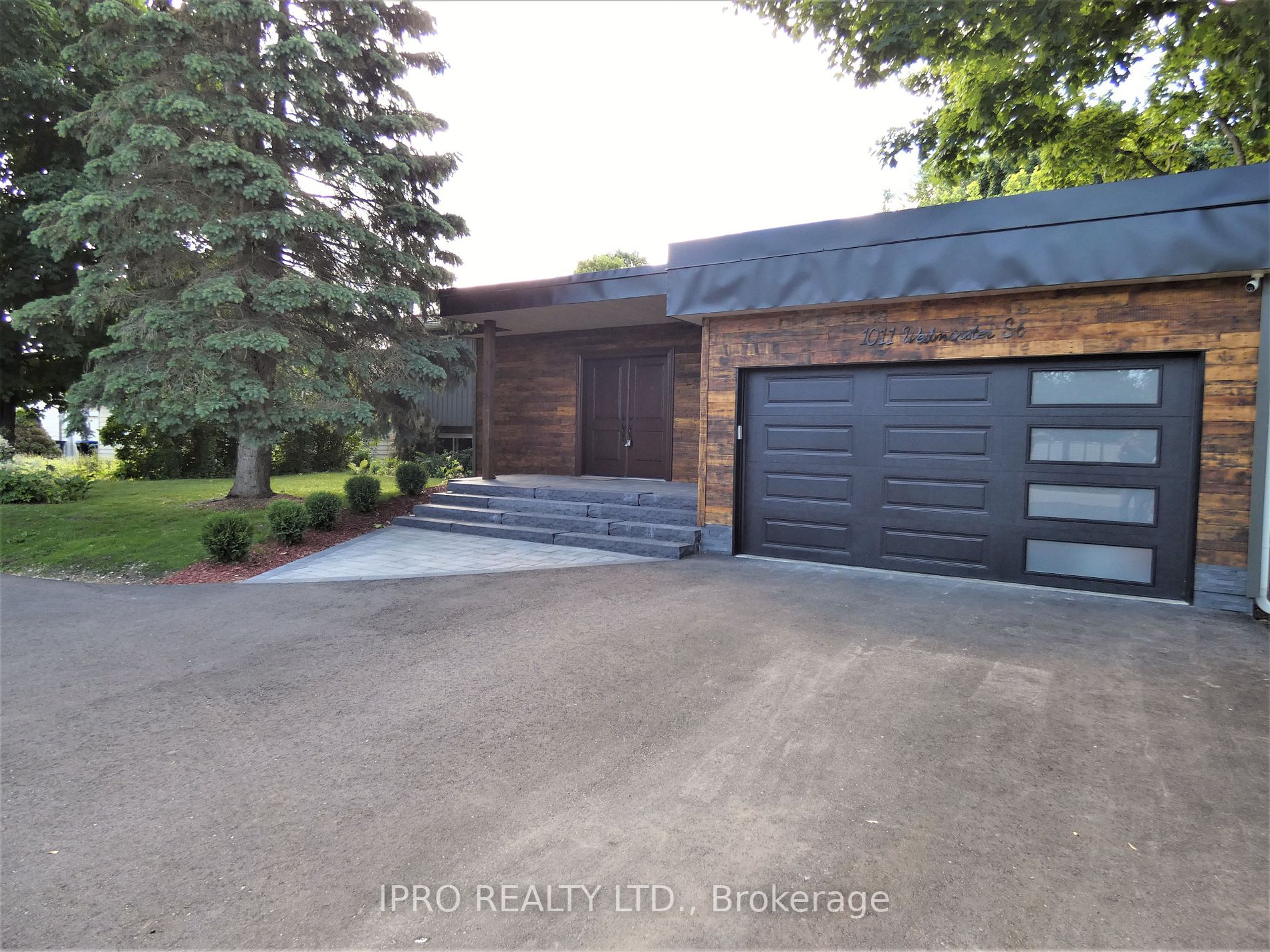 1011 Westminister St