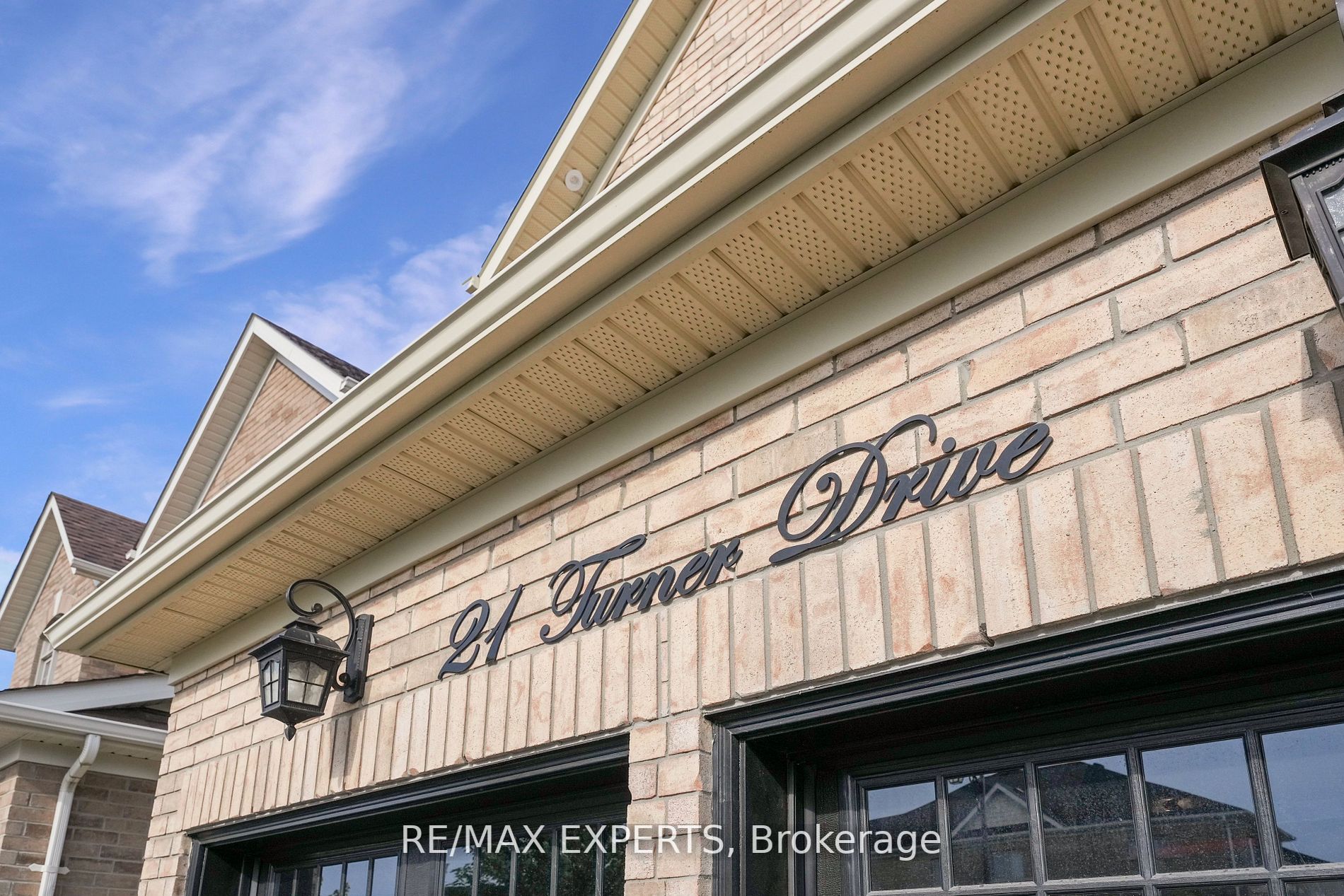21 Turner Dr