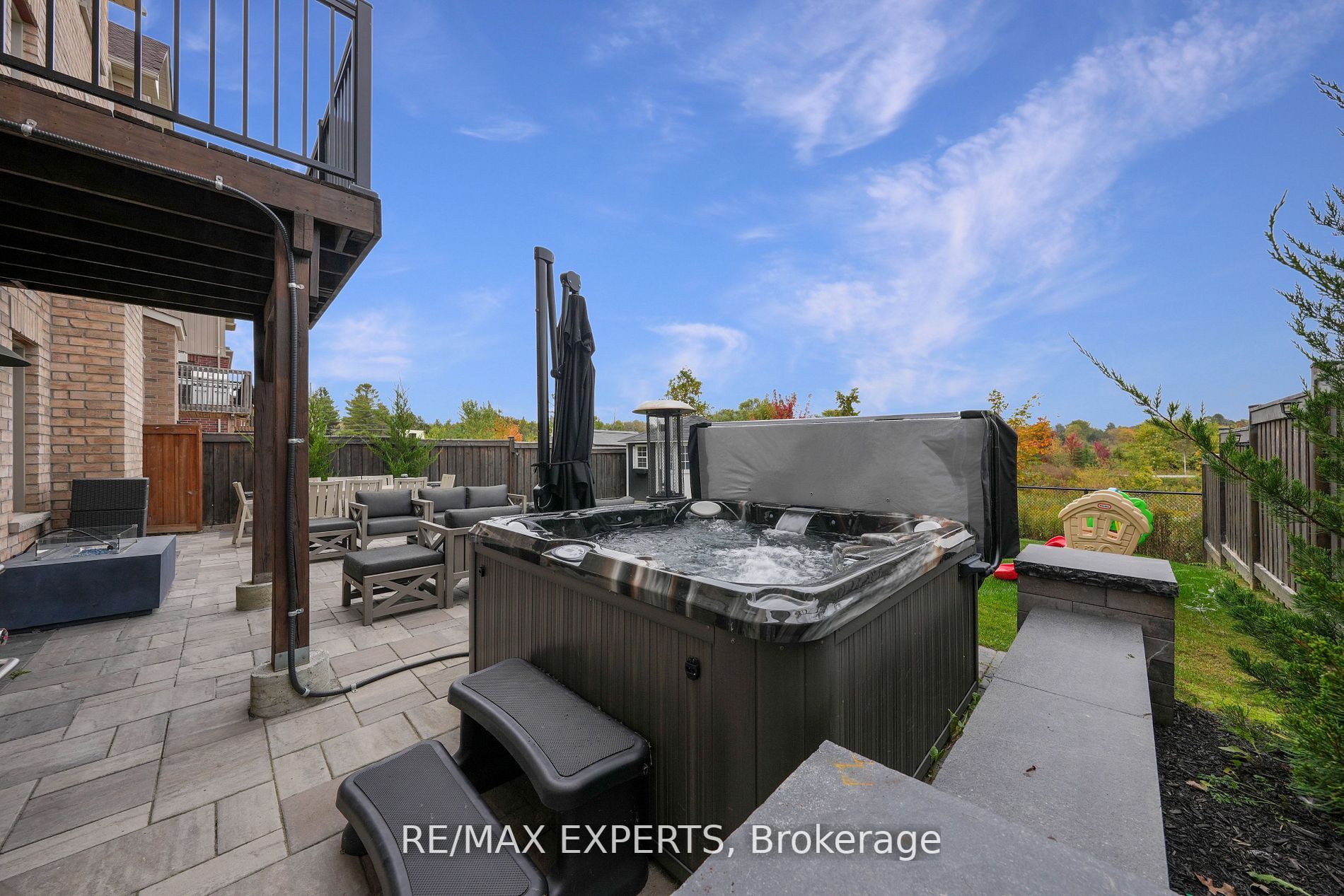 21 Turner Dr