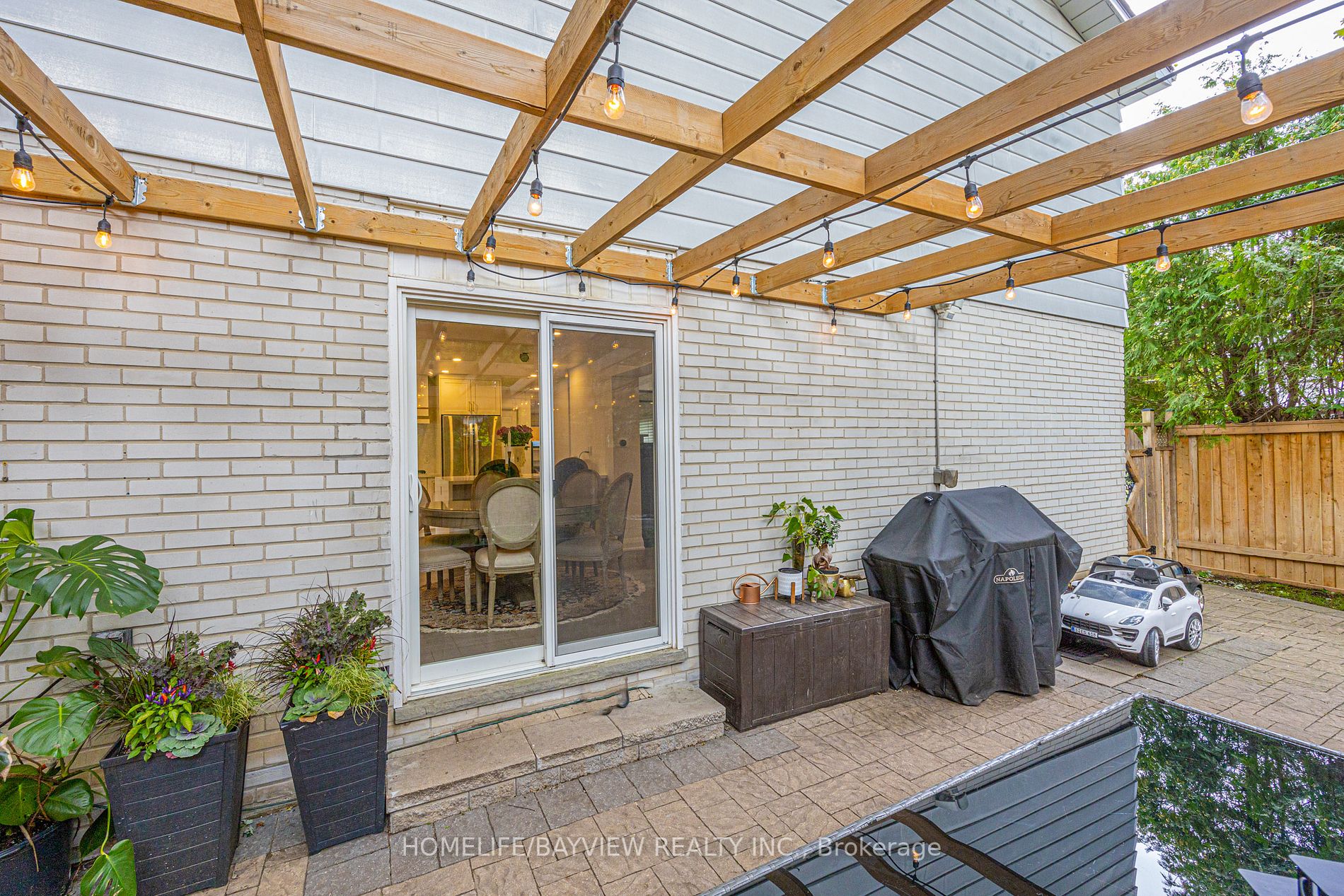 162 Romfield Crct