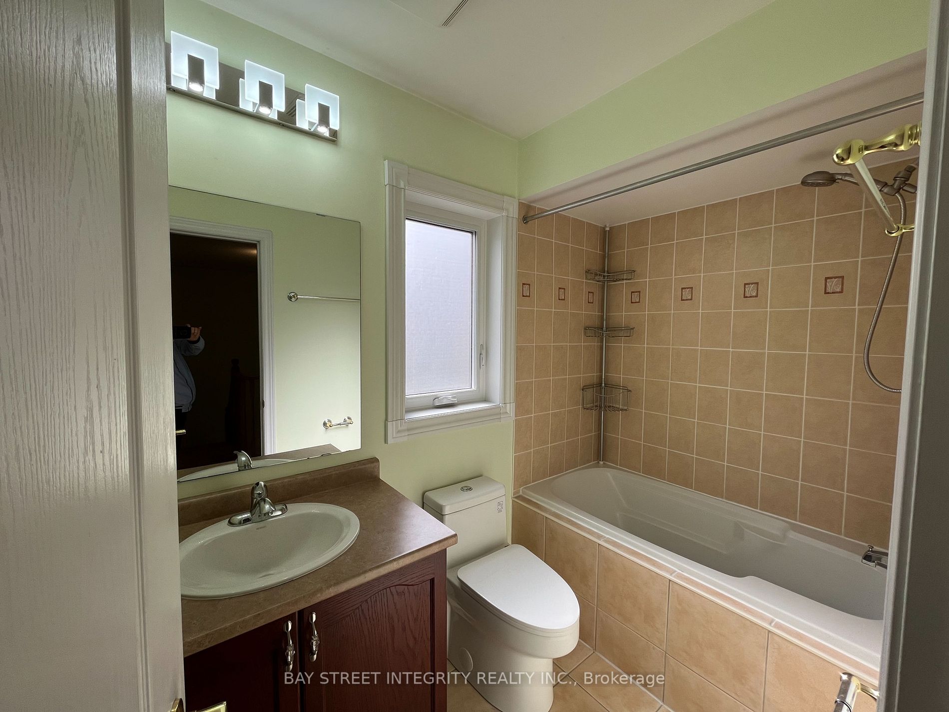22 Gauguin Ave