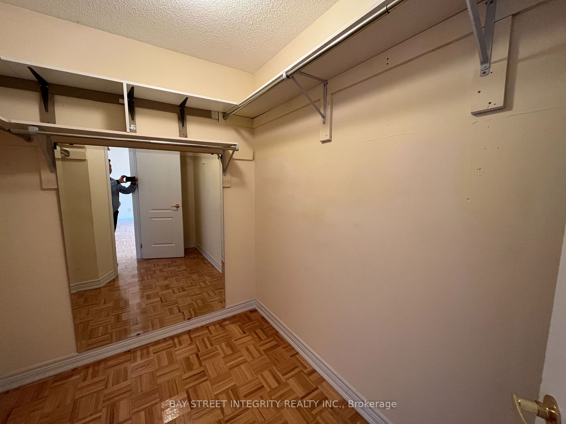 22 Gauguin Ave