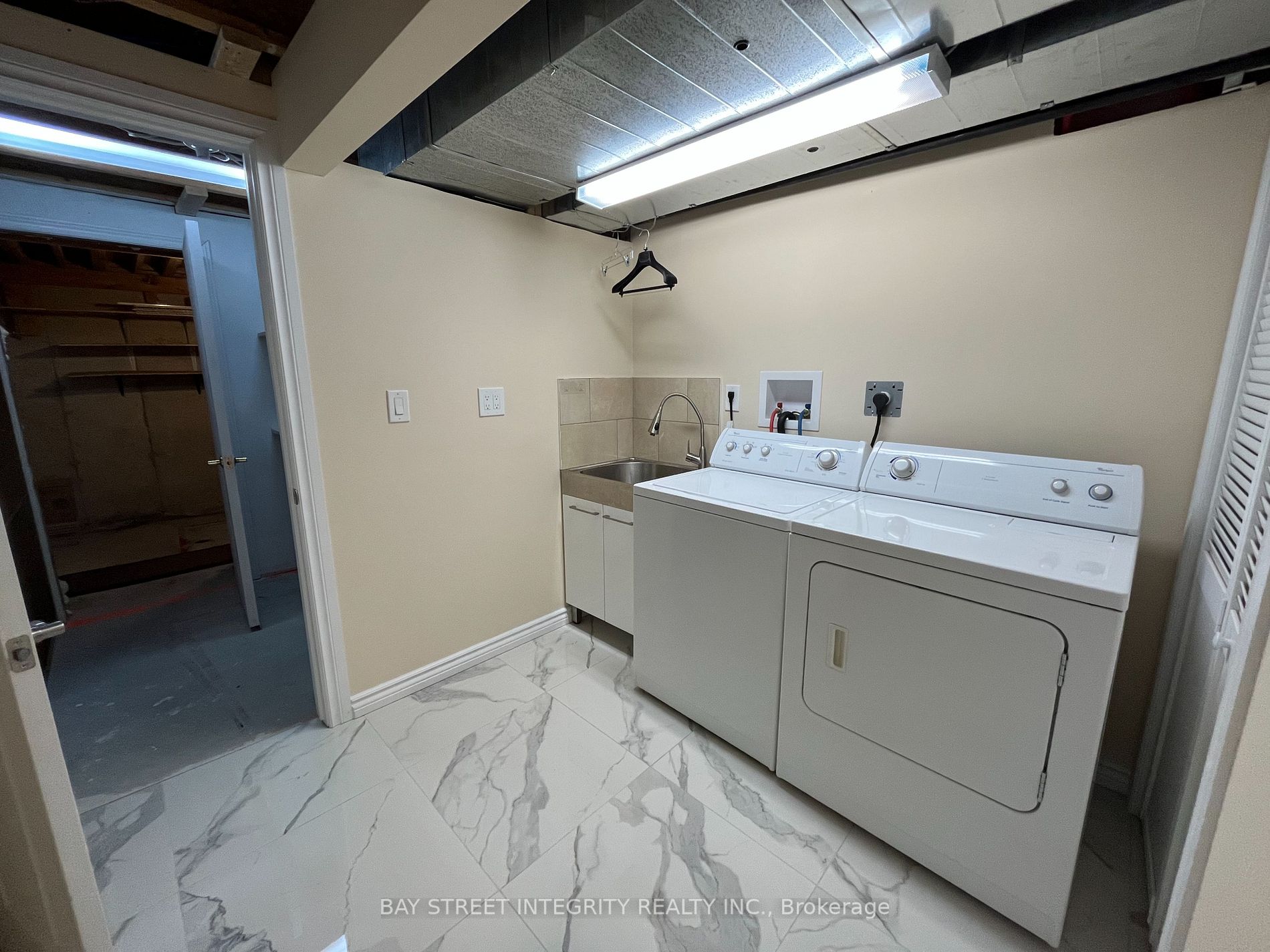 22 Gauguin Ave