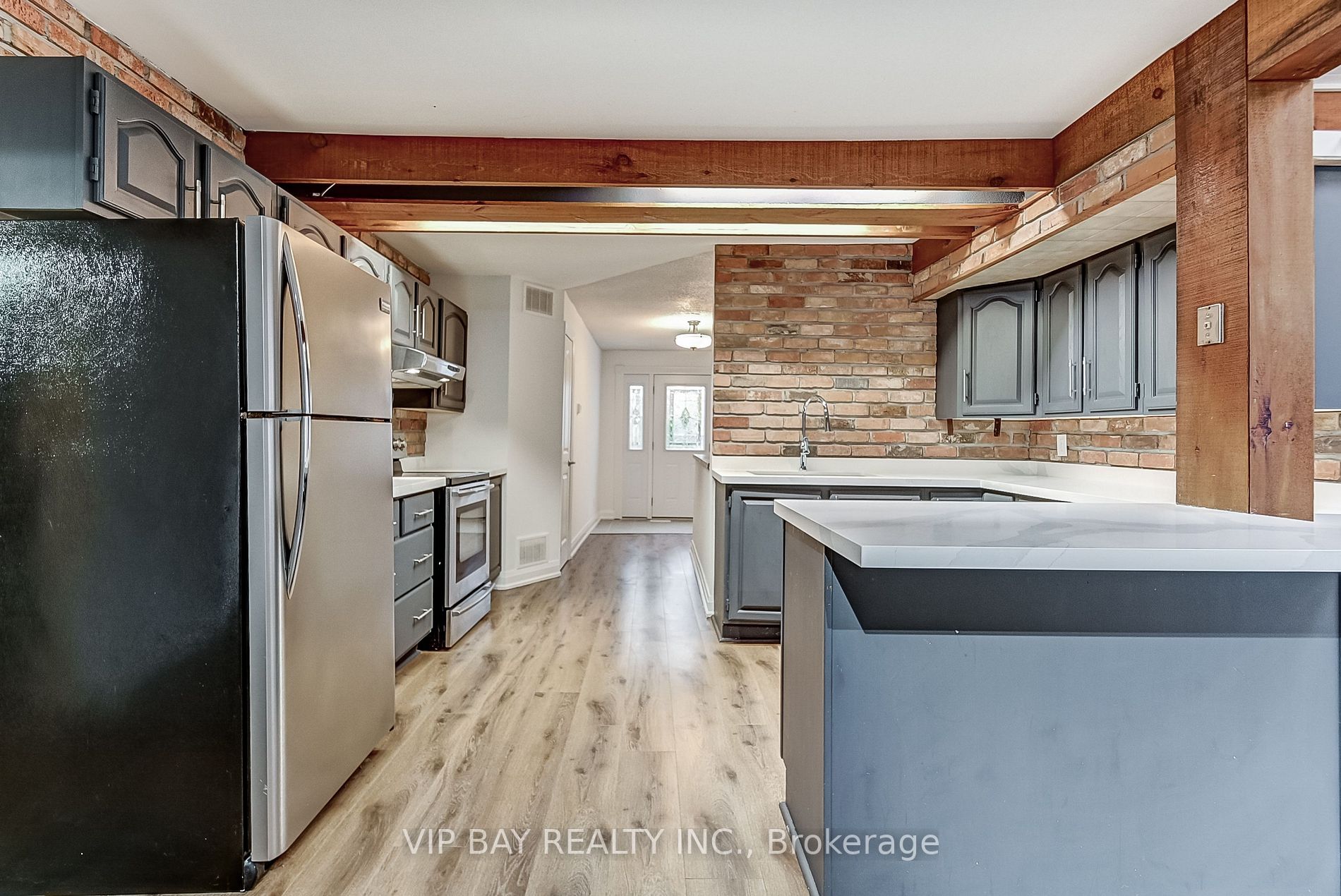 15 River Dr