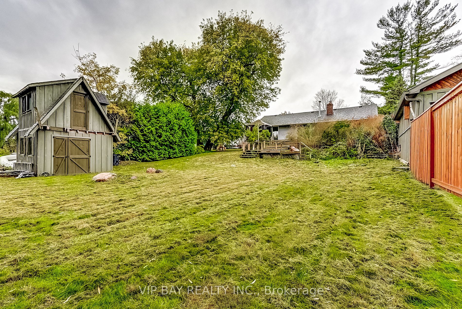 15 River Dr