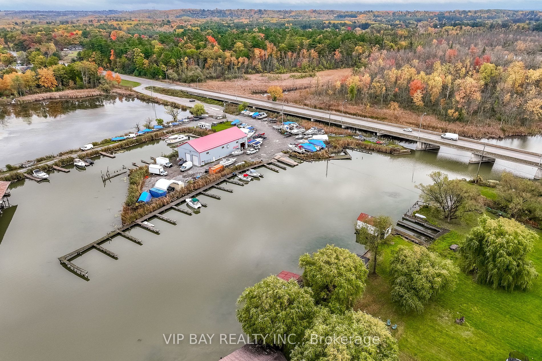 15 River Dr