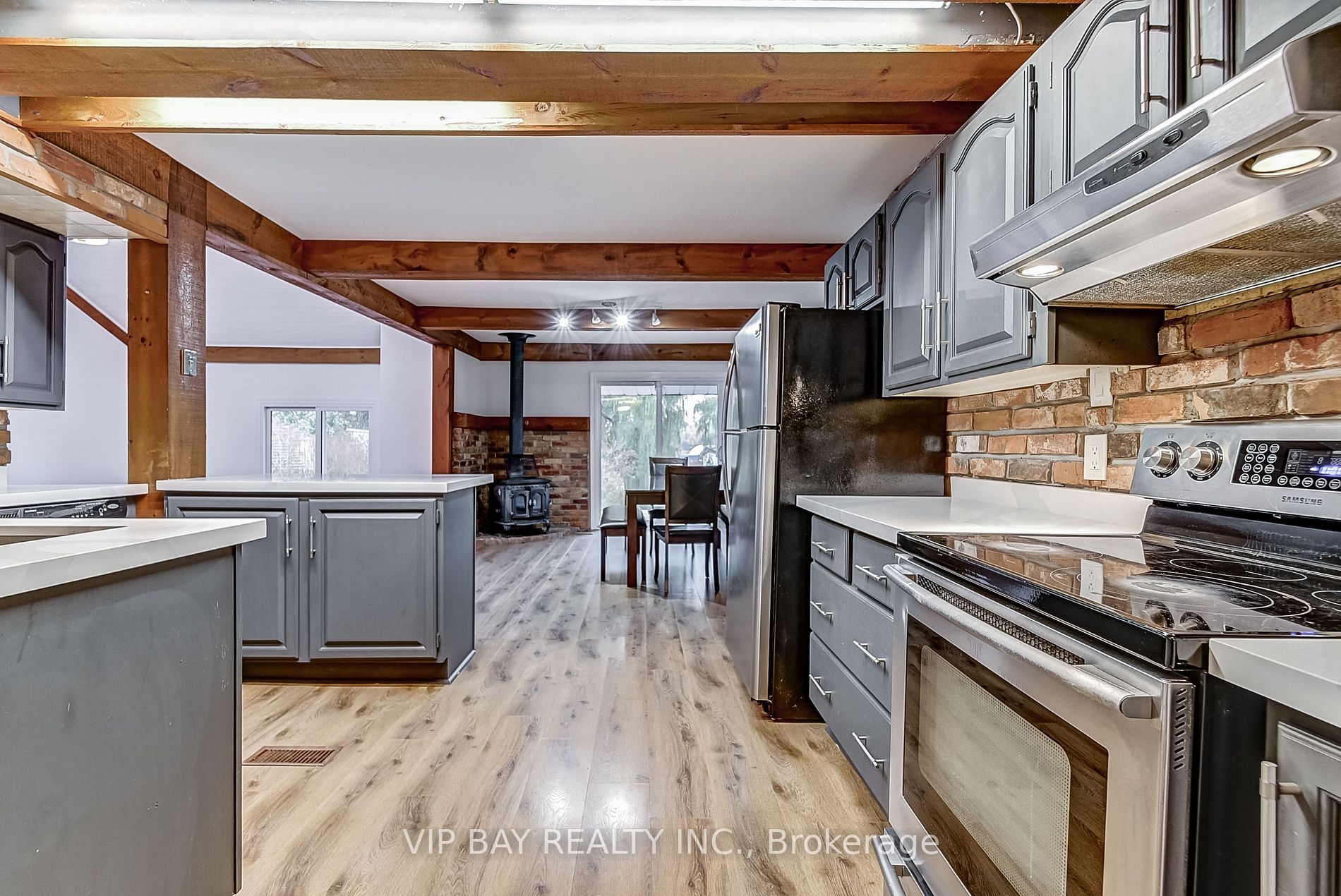 15 River Dr