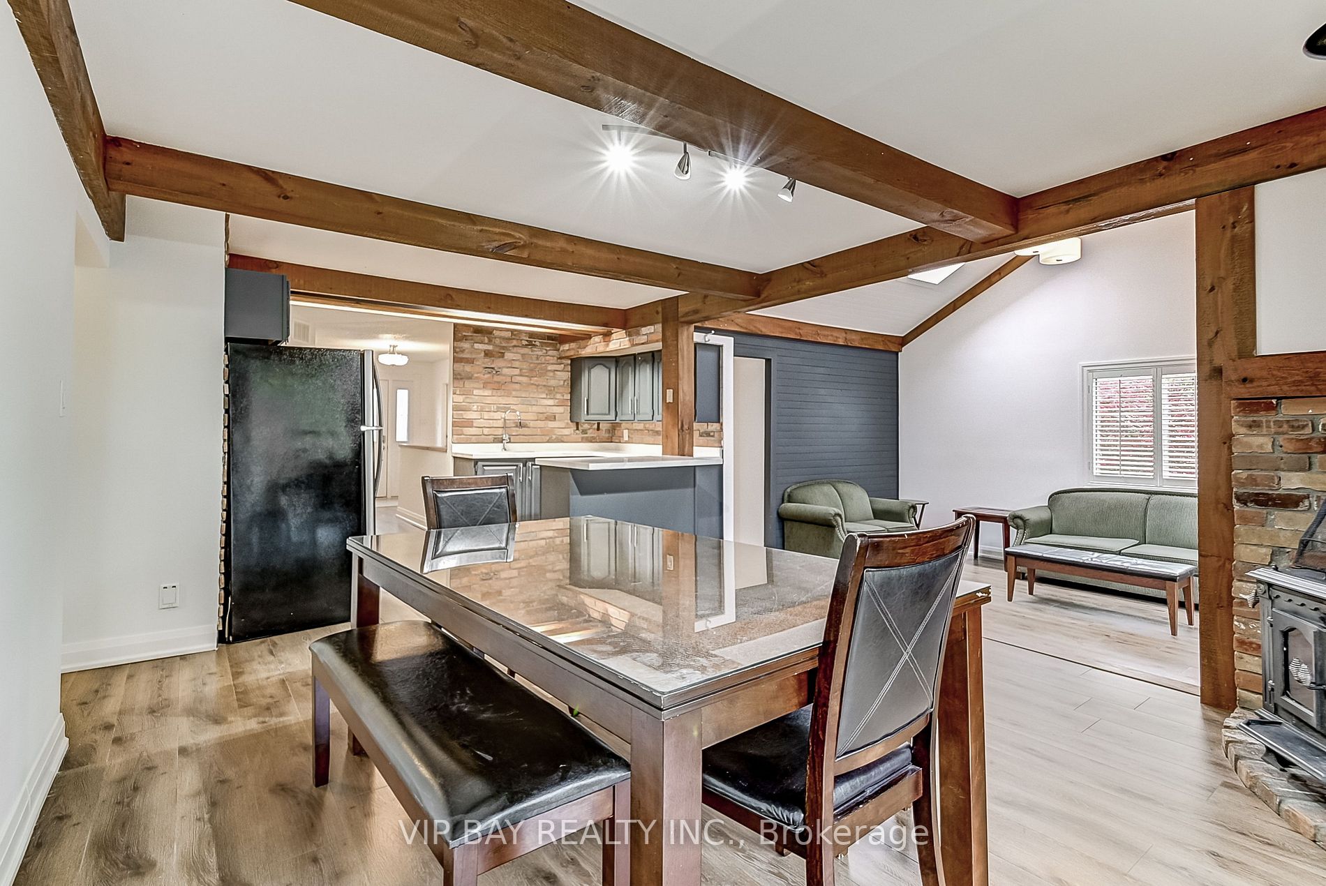 15 River Dr