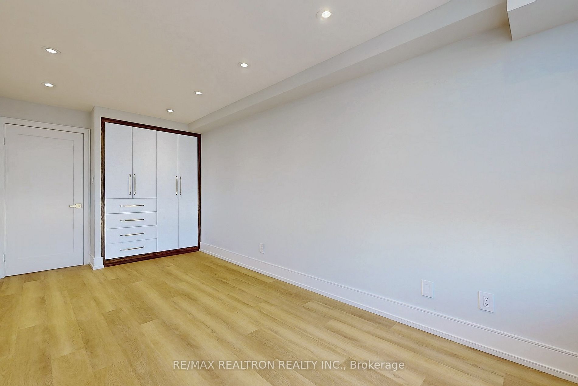 120 PROMENADE Circle, #609