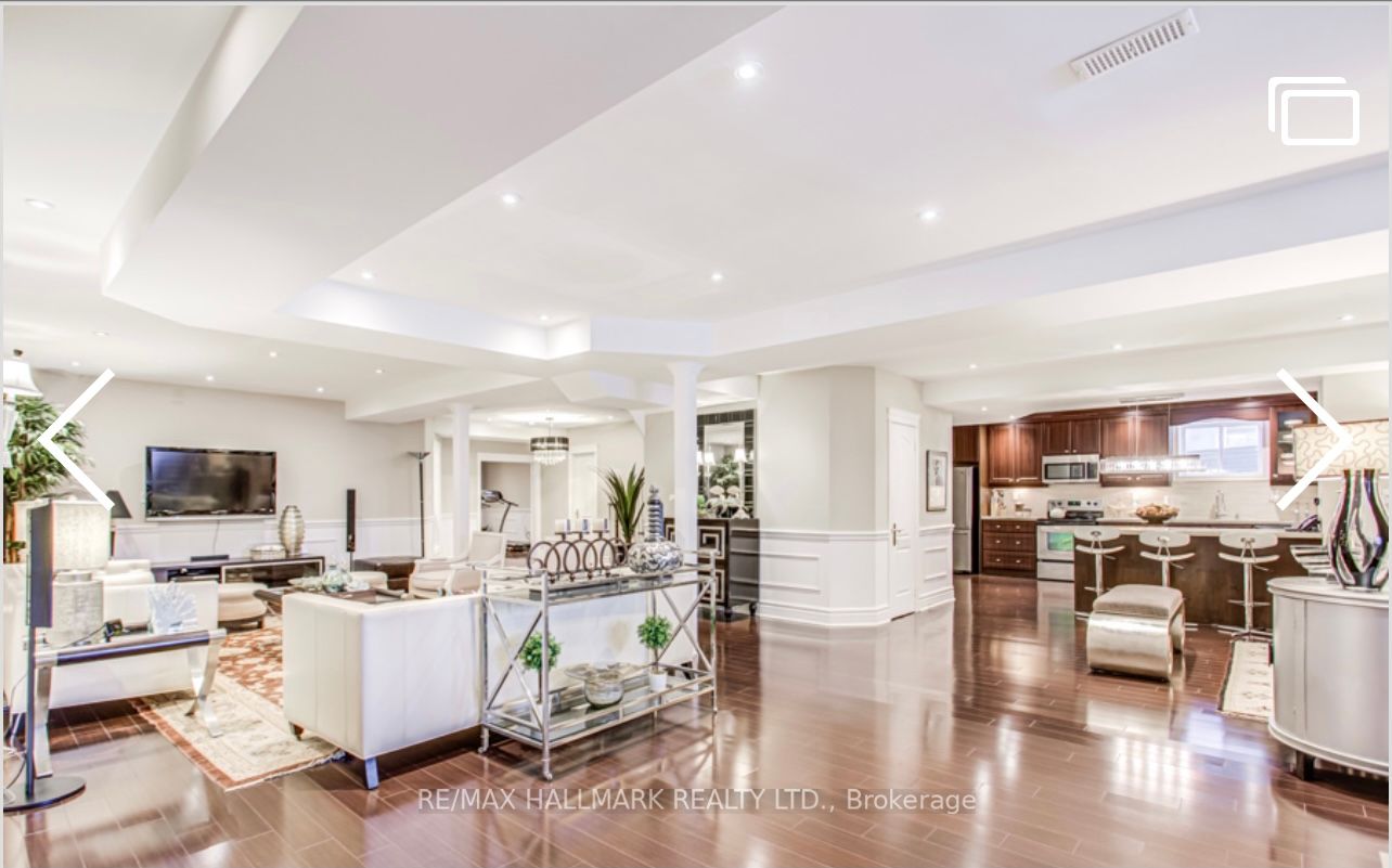 384 Kennedy Street W
