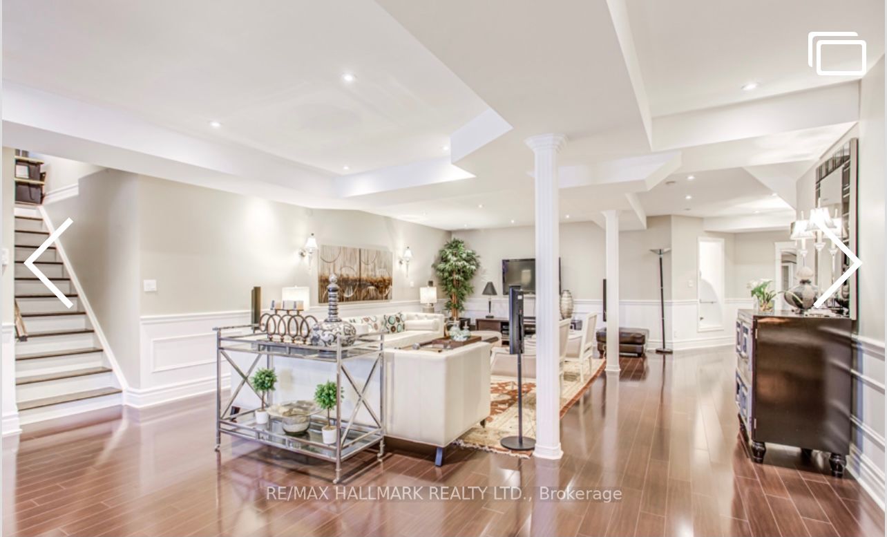 384 Kennedy Street W