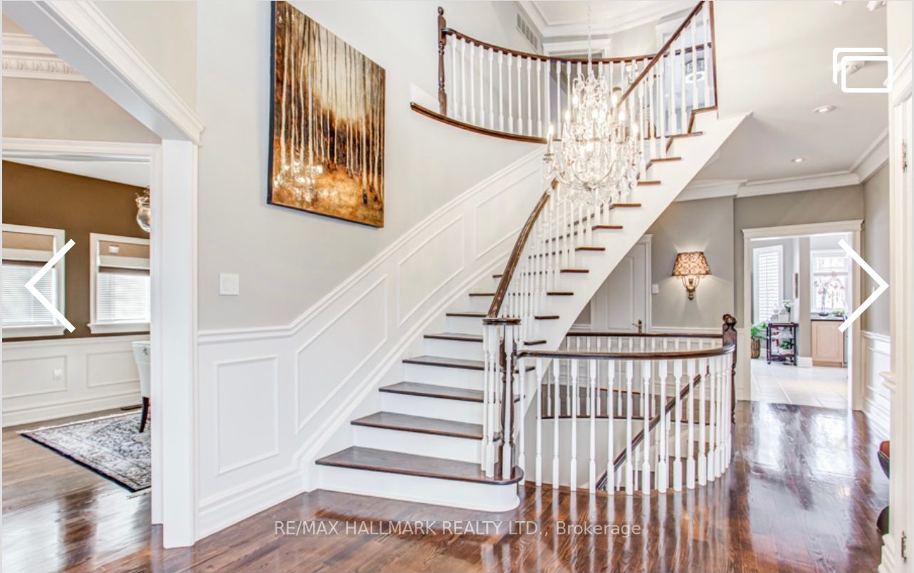 384 Kennedy Street W