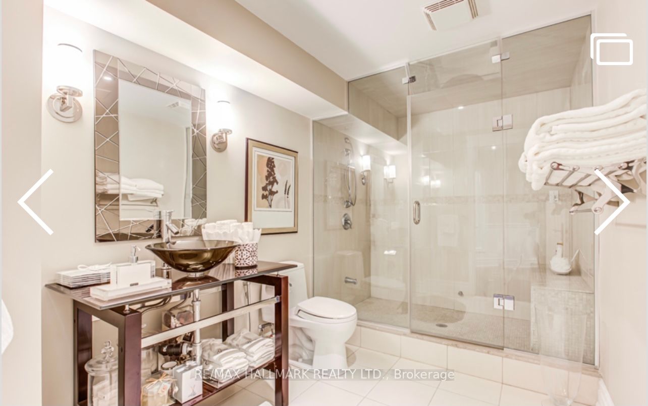 384 Kennedy Street W