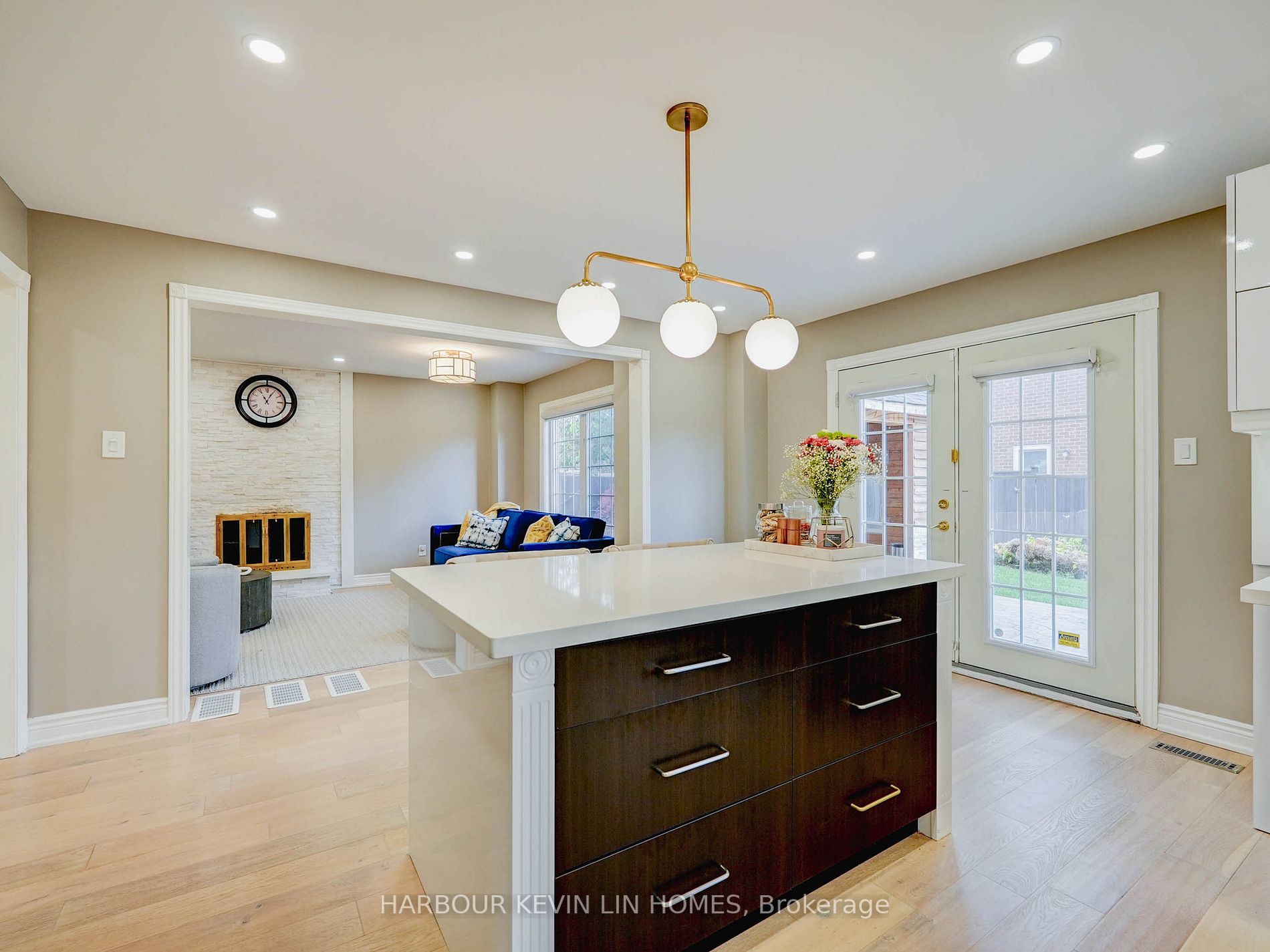 1 Strathearn Ave