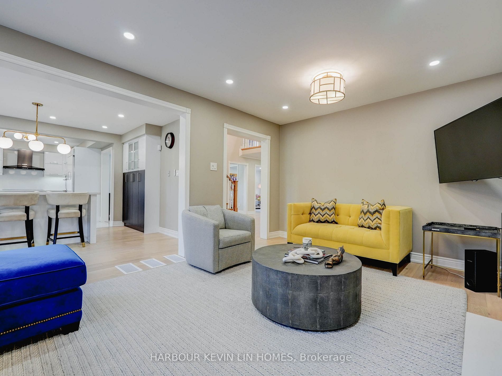 1 Strathearn Ave