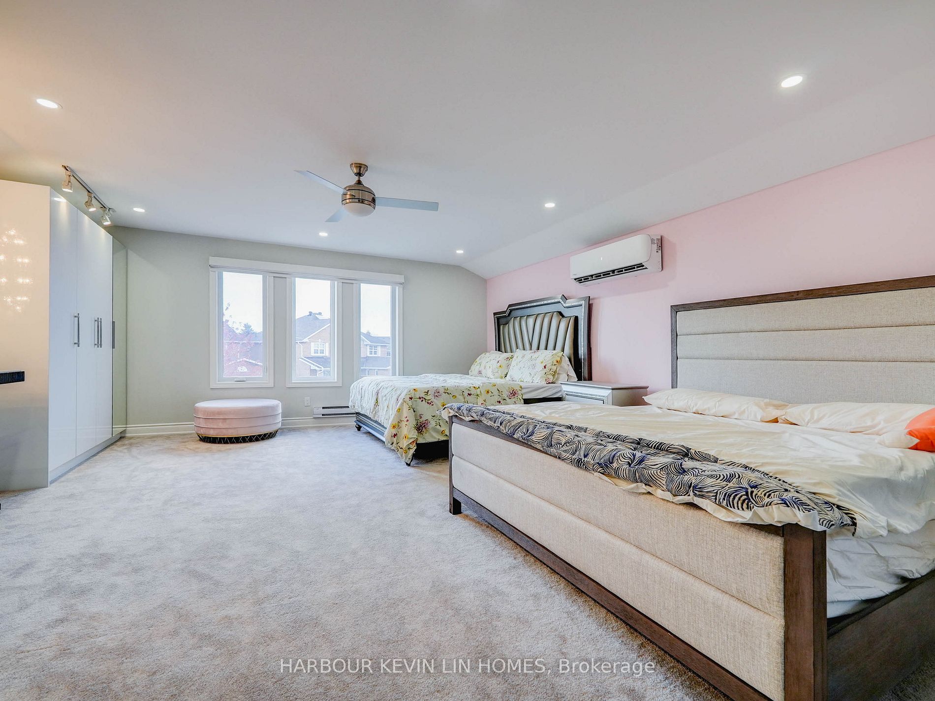 1 Strathearn Ave