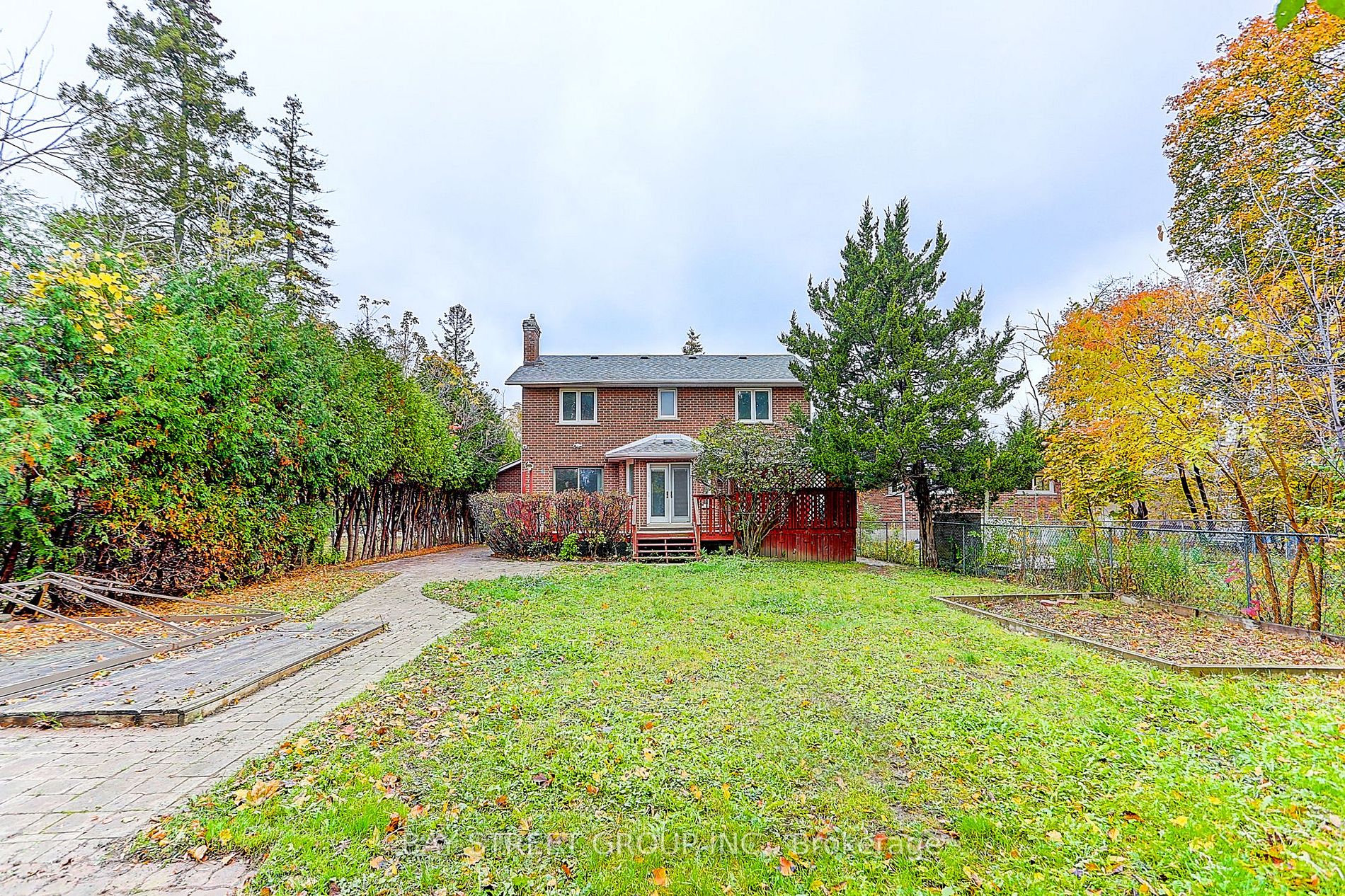 275 Elgin Mills Road W