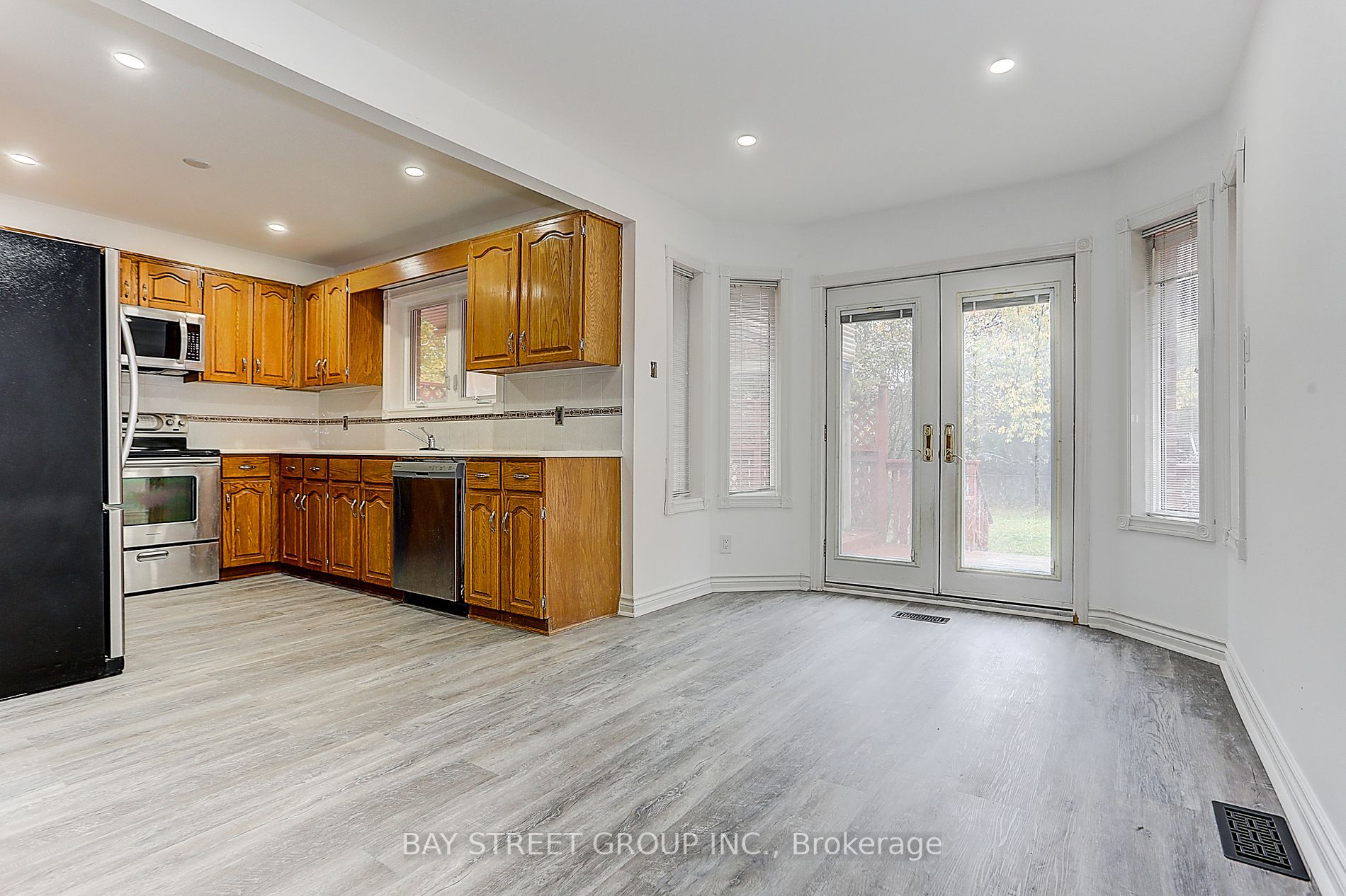 275 Elgin Mills Road W