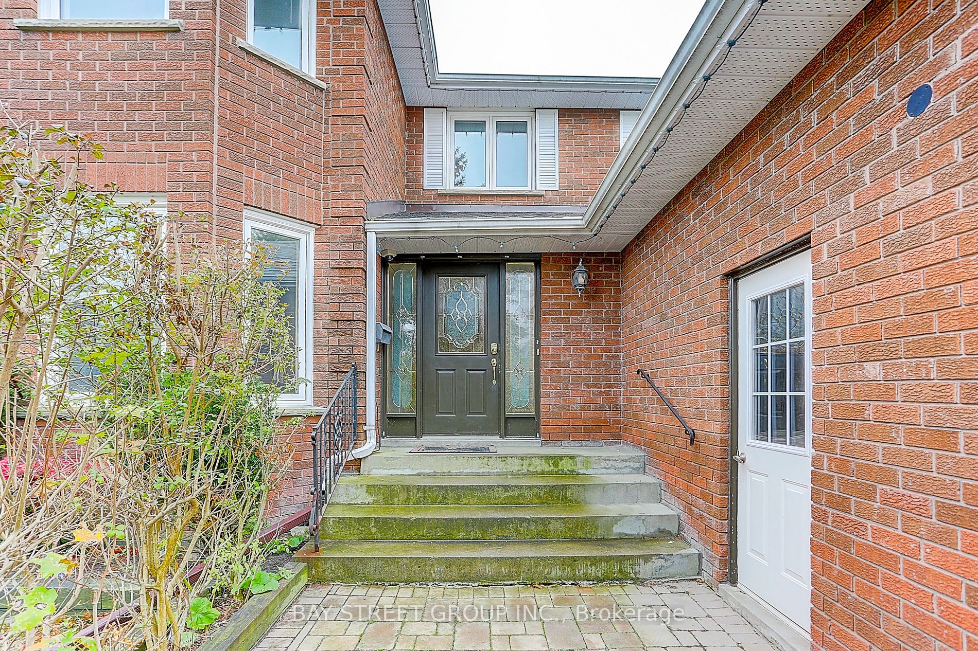 275 Elgin Mills Road W