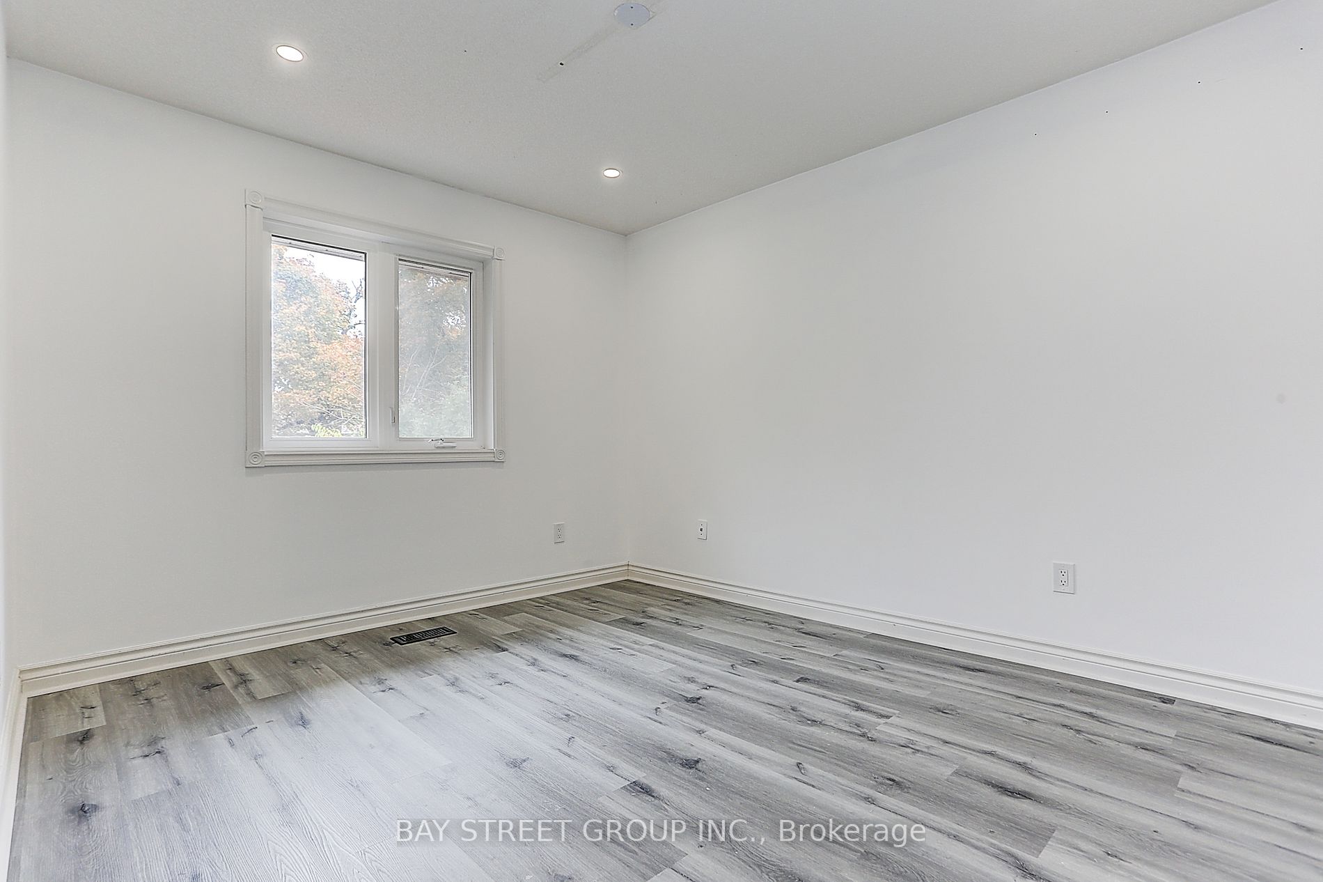 275 Elgin Mills Road W