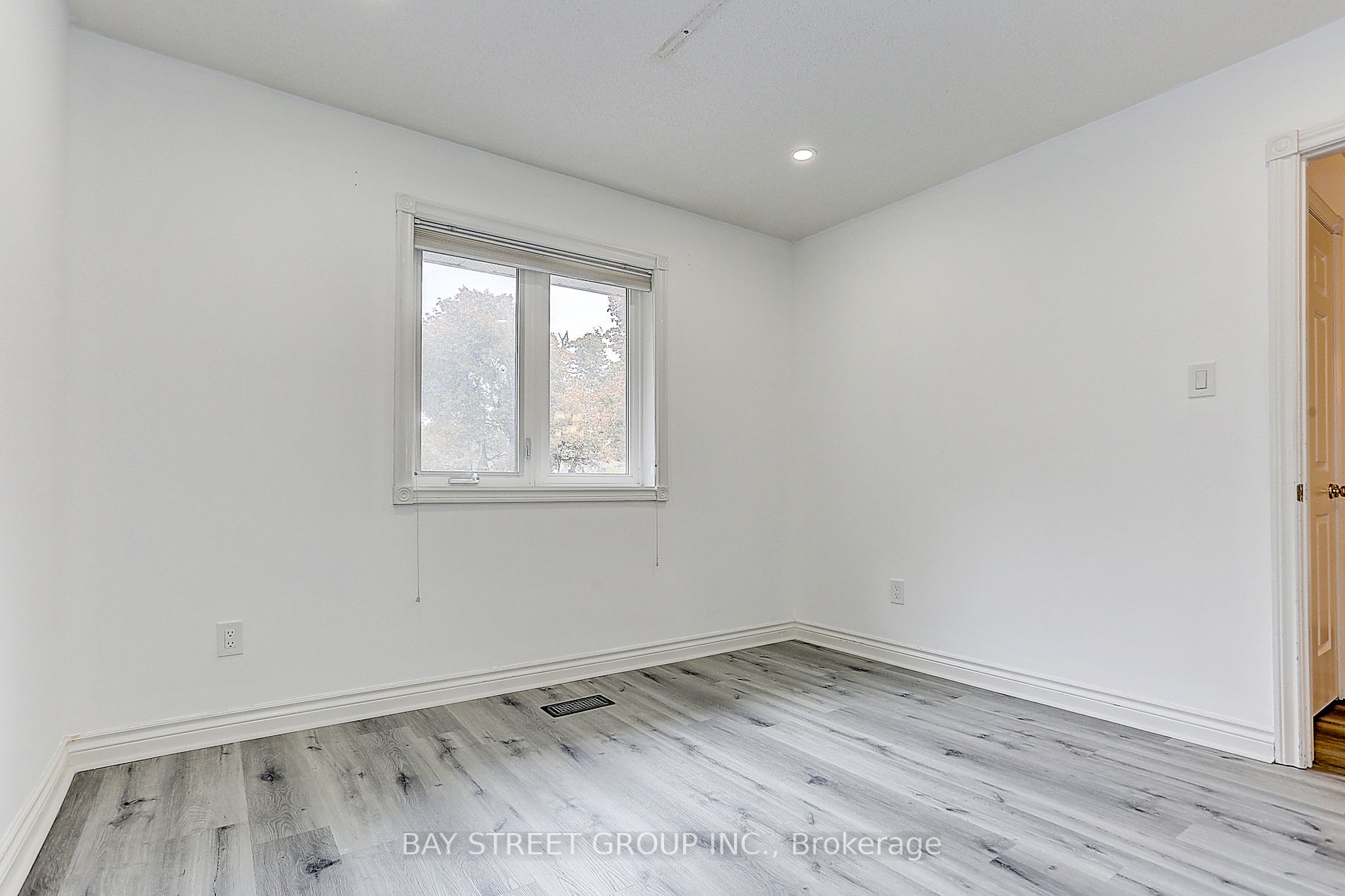 275 Elgin Mills Road W