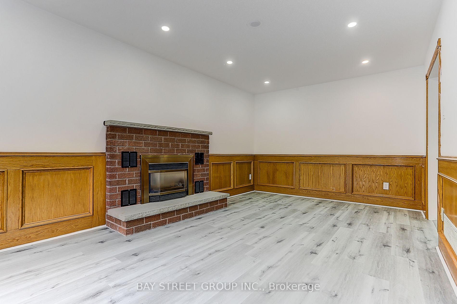 275 Elgin Mills Road W