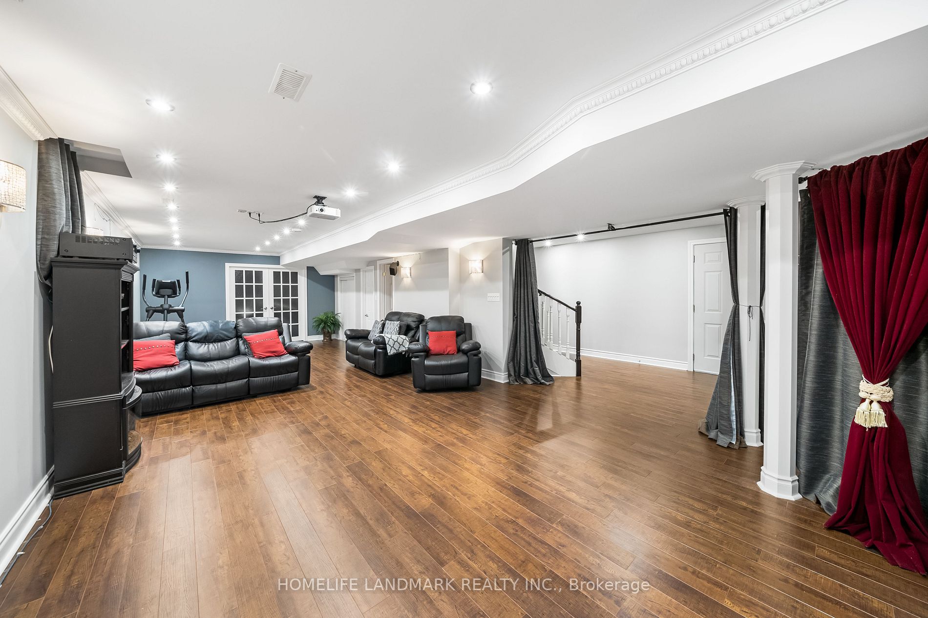 34 Woodstone Avenue