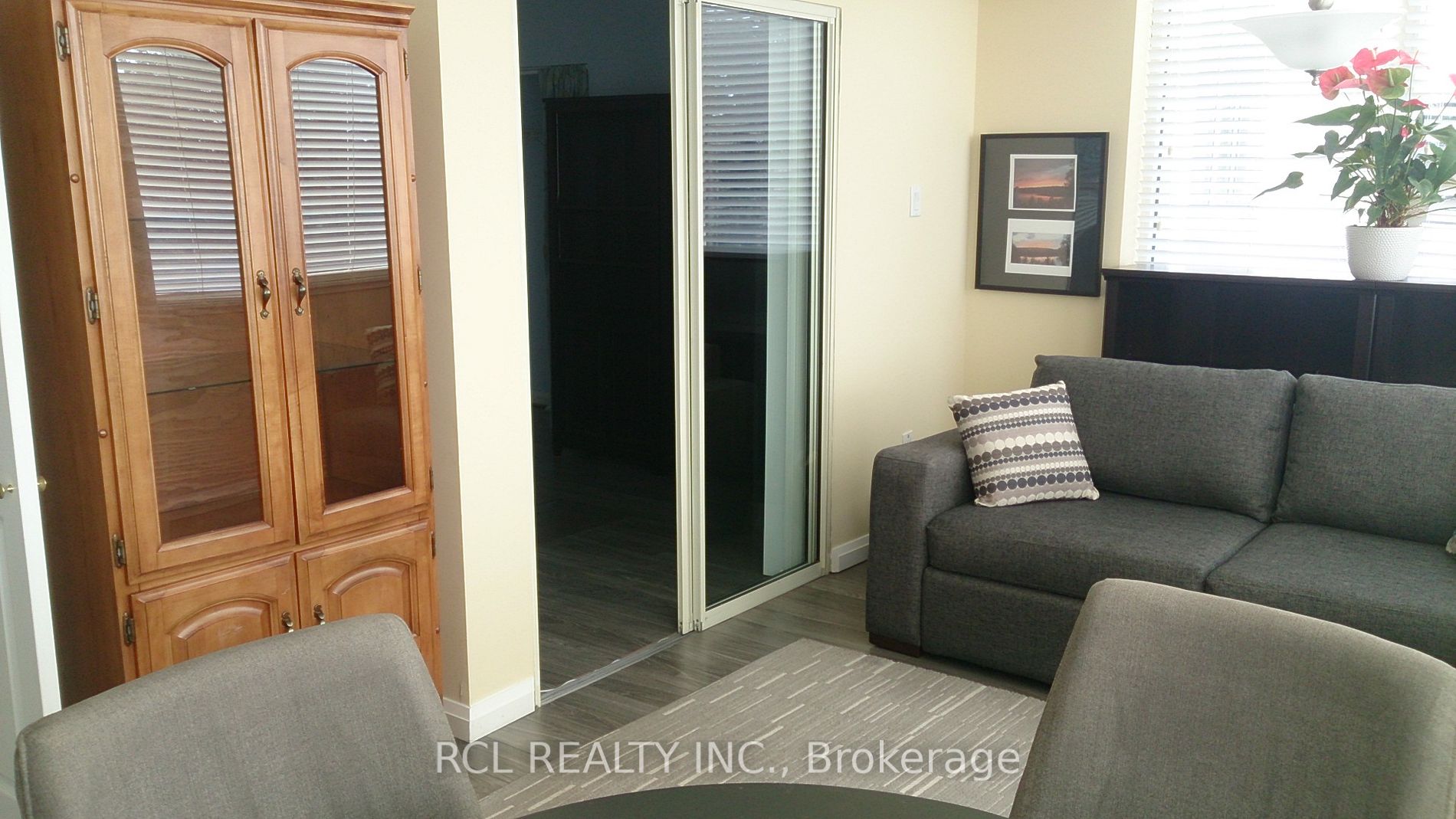 20 Harding Blvd W, #301