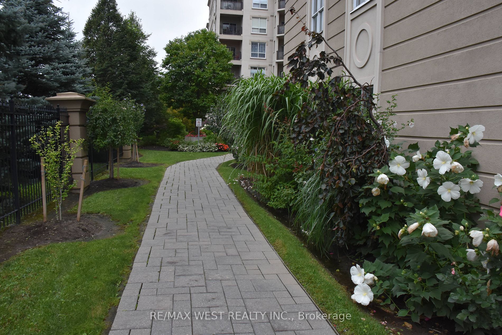 8 Maison Parc Crt, #507