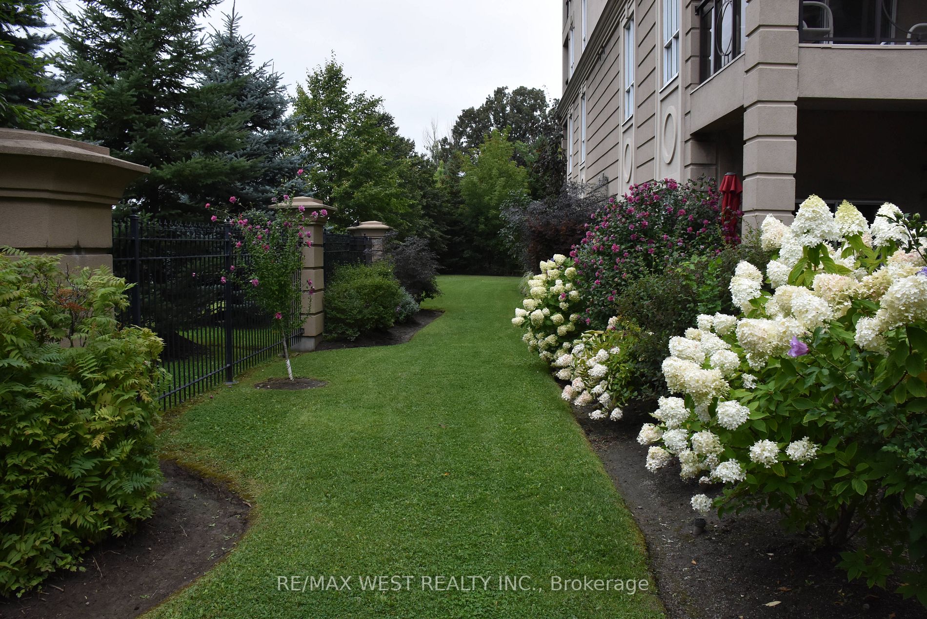 8 Maison Parc Crt, #507