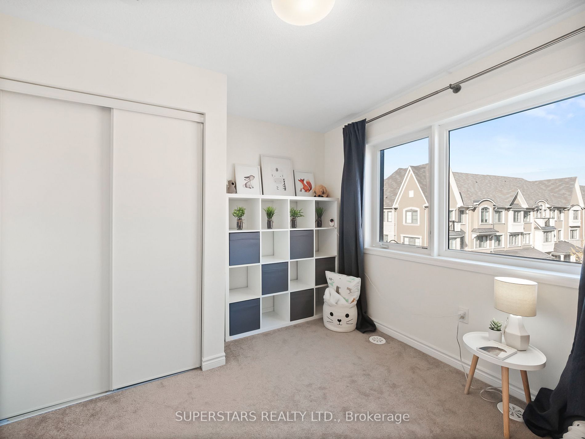 27 Frederick Wilson Ave, #27